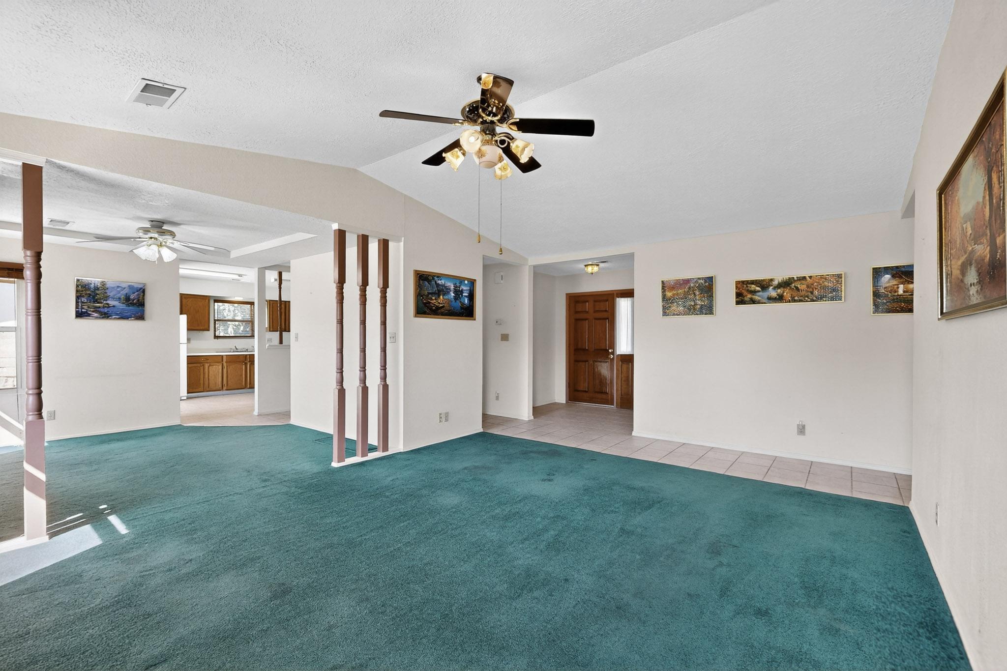 6286 ROADRUNNER Loop NE