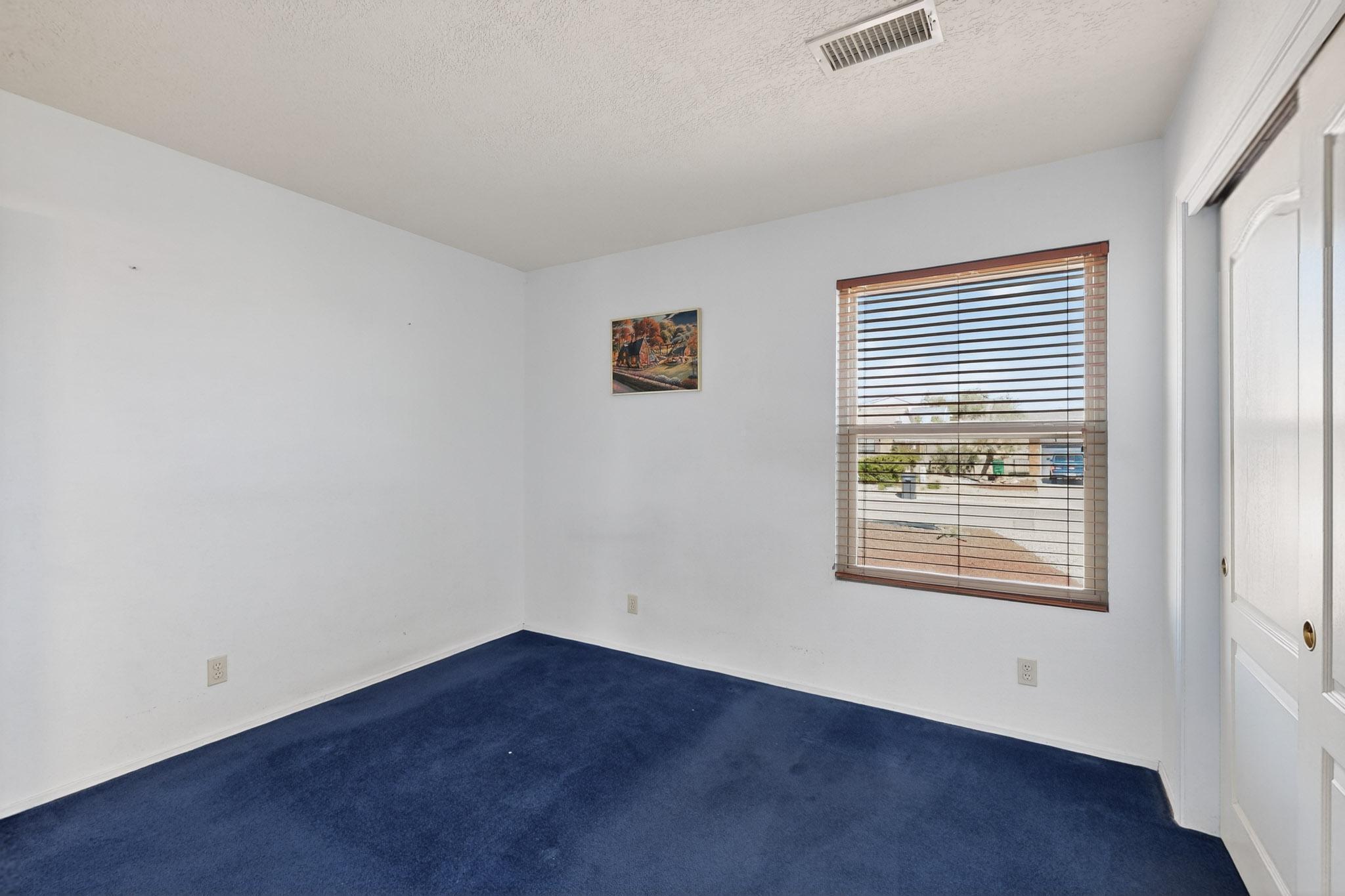 6286 ROADRUNNER Loop NE