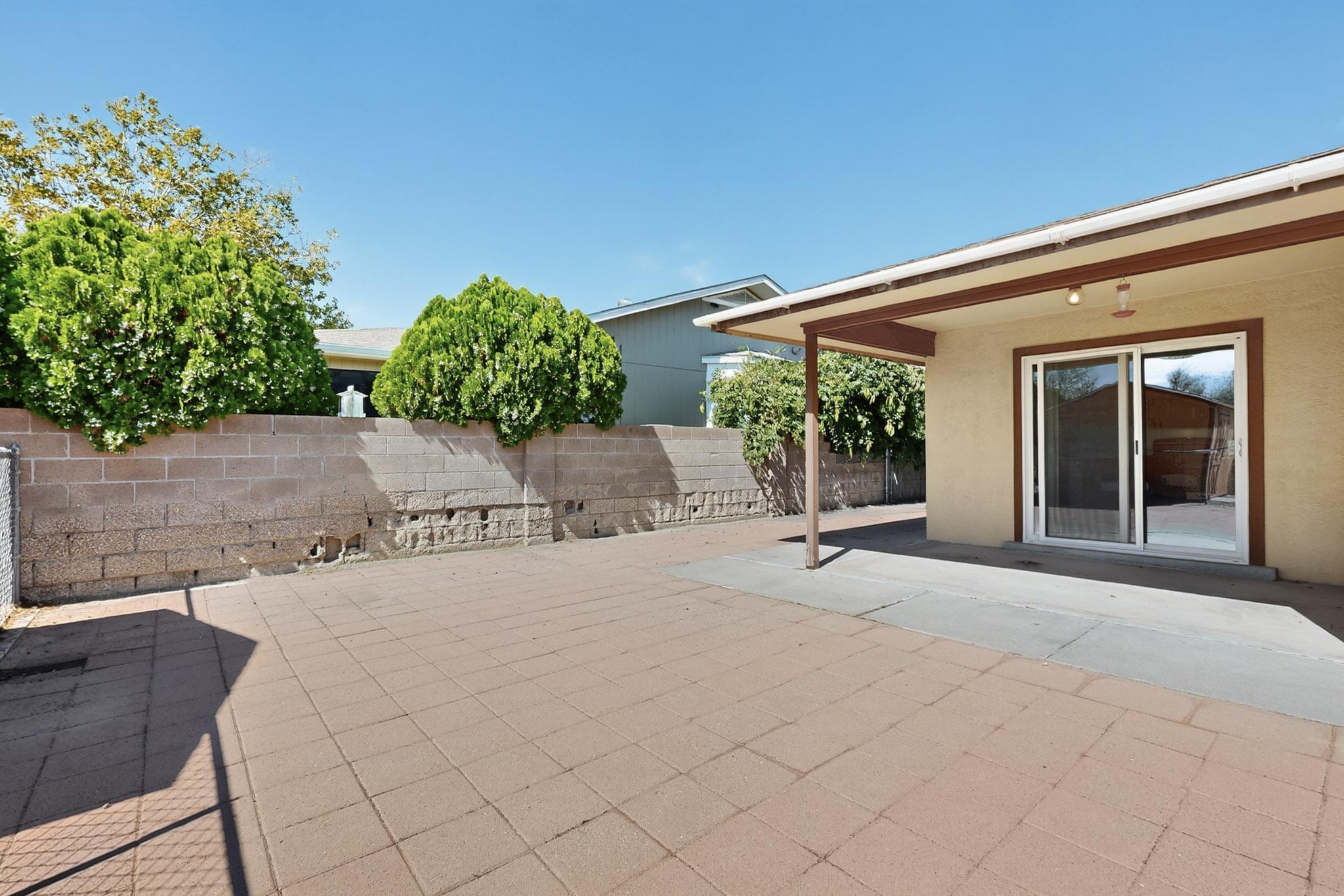 6286 ROADRUNNER Loop NE