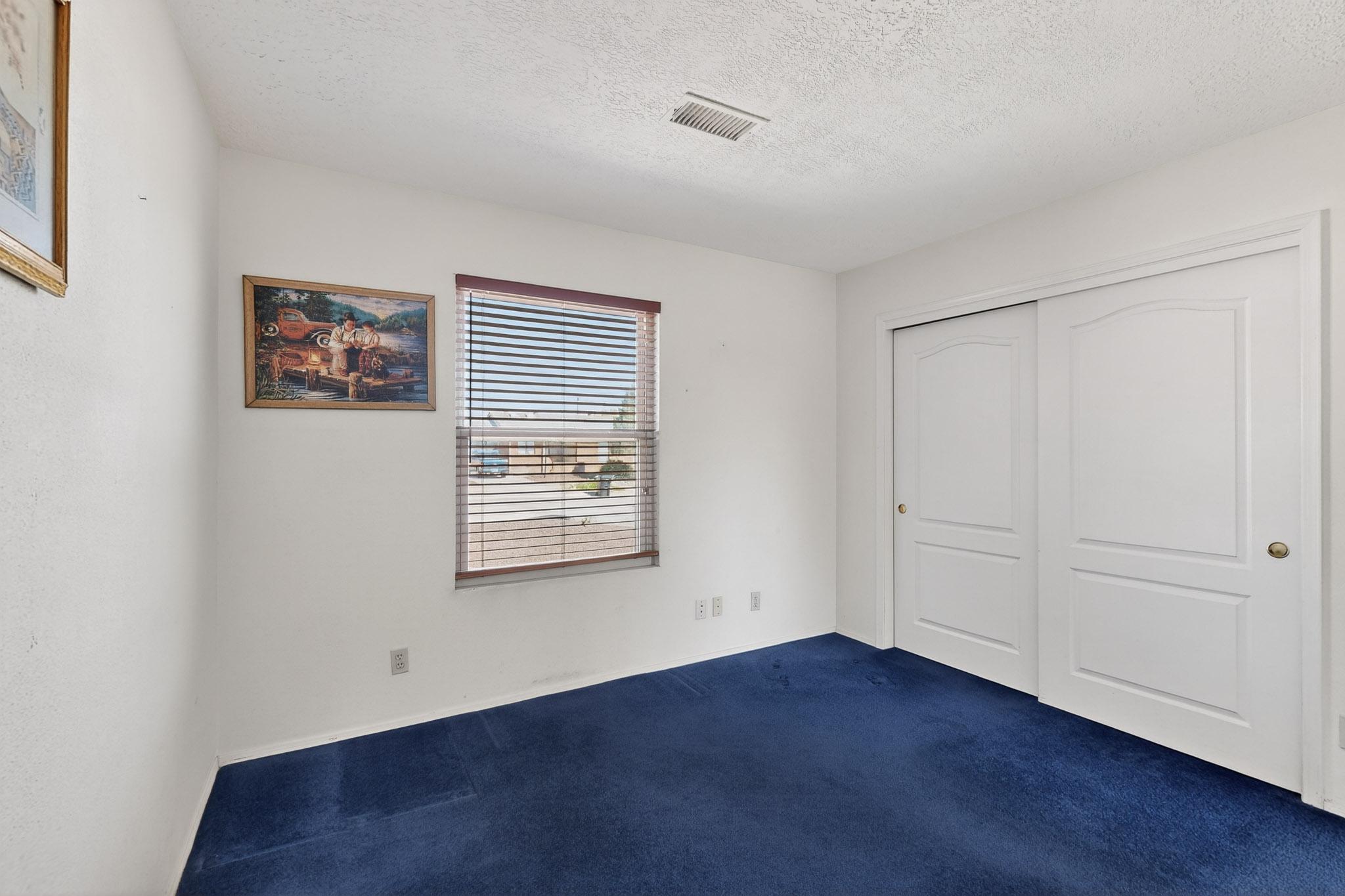 6286 ROADRUNNER Loop NE