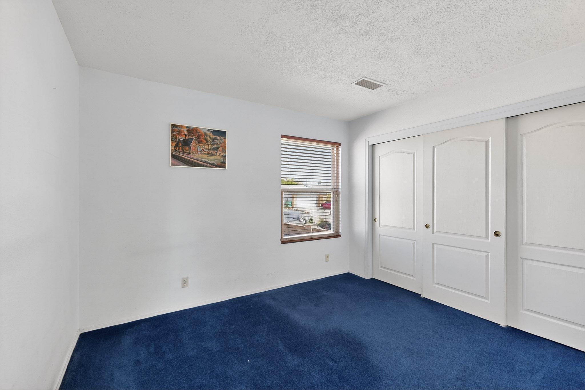 6286 ROADRUNNER Loop NE