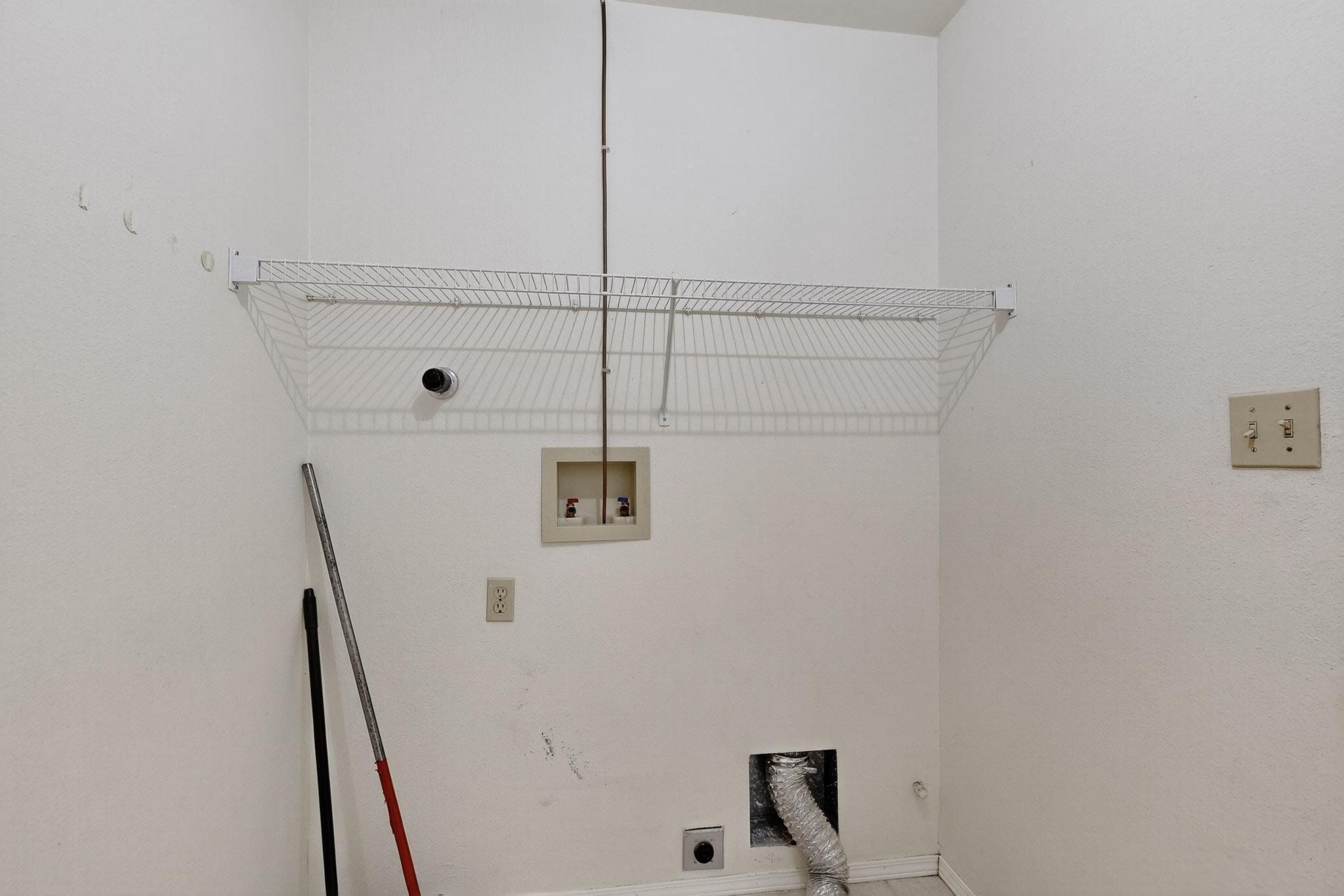 6286 ROADRUNNER Loop NE