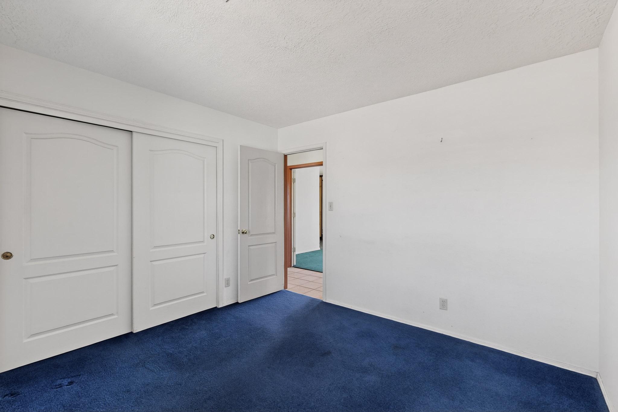 6286 ROADRUNNER Loop NE