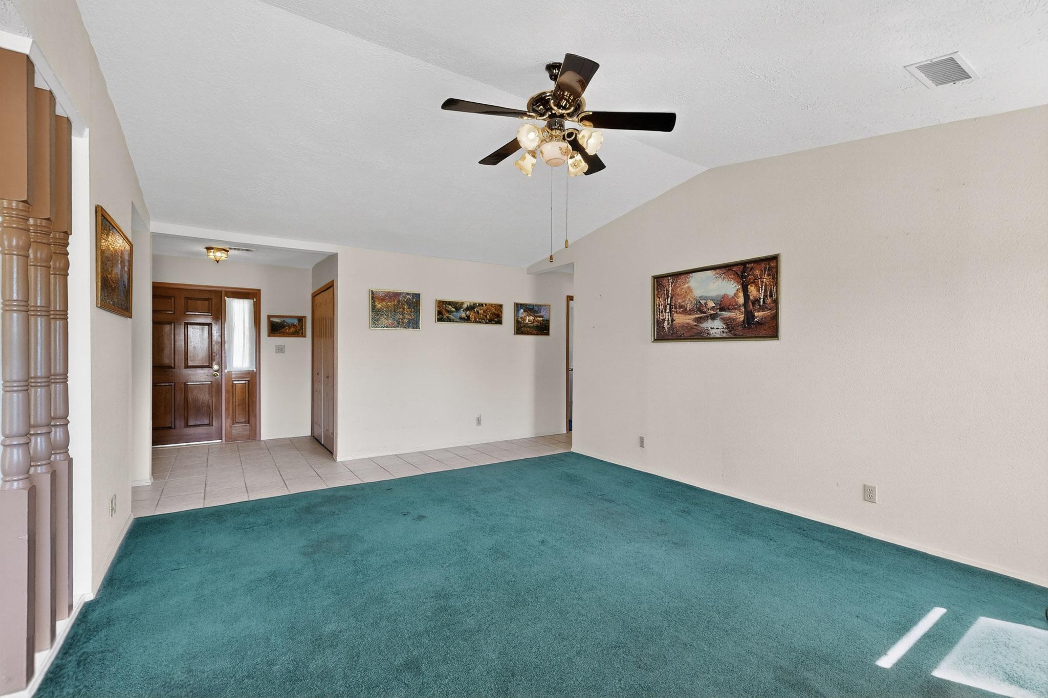 6286 ROADRUNNER Loop NE