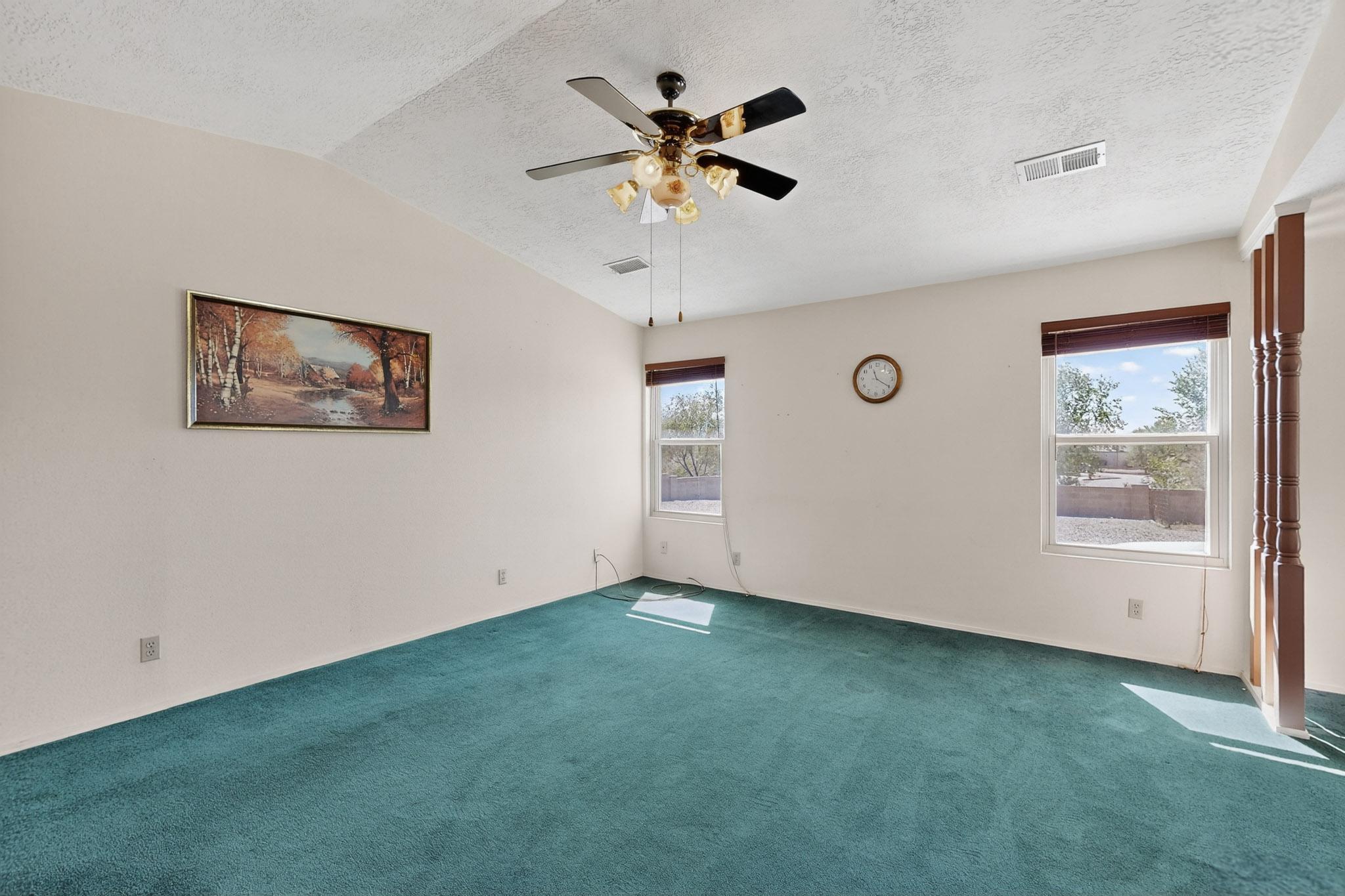 6286 ROADRUNNER Loop NE