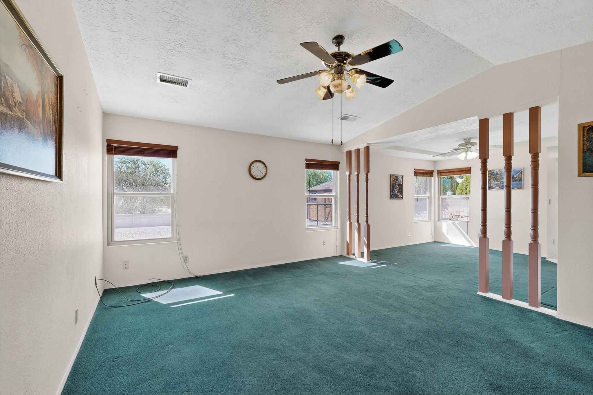 6286 ROADRUNNER Loop NE