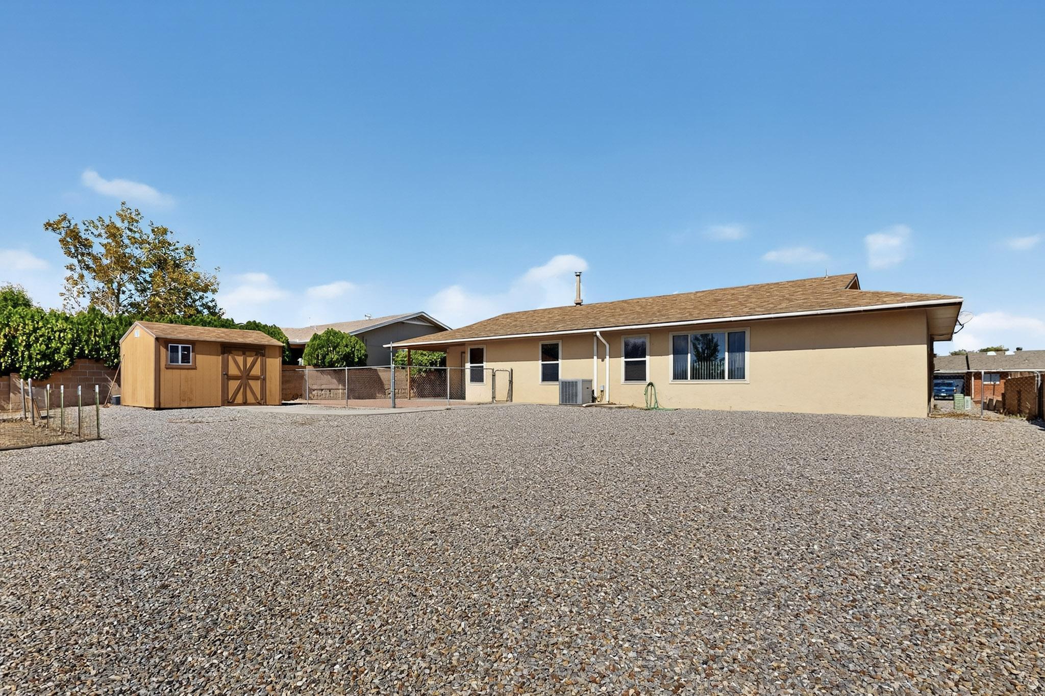 6286 ROADRUNNER Loop NE