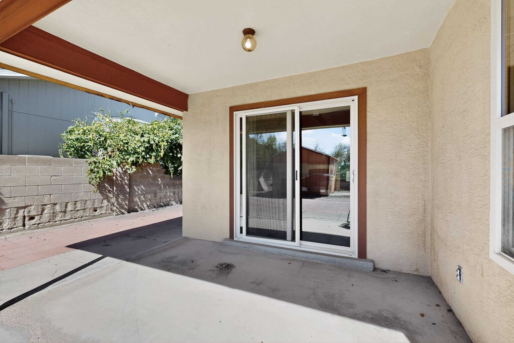 6286 ROADRUNNER Loop NE