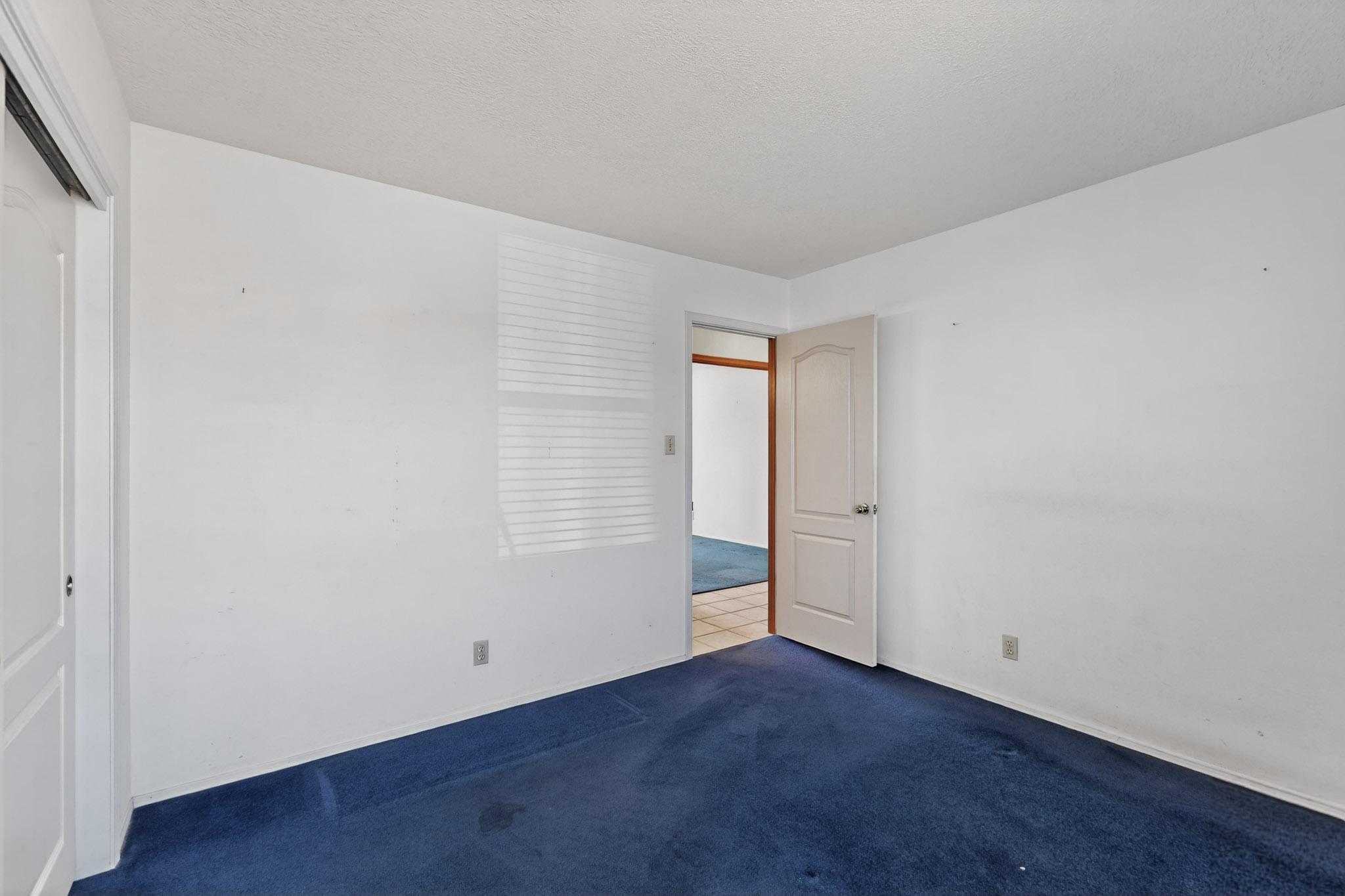 6286 ROADRUNNER Loop NE