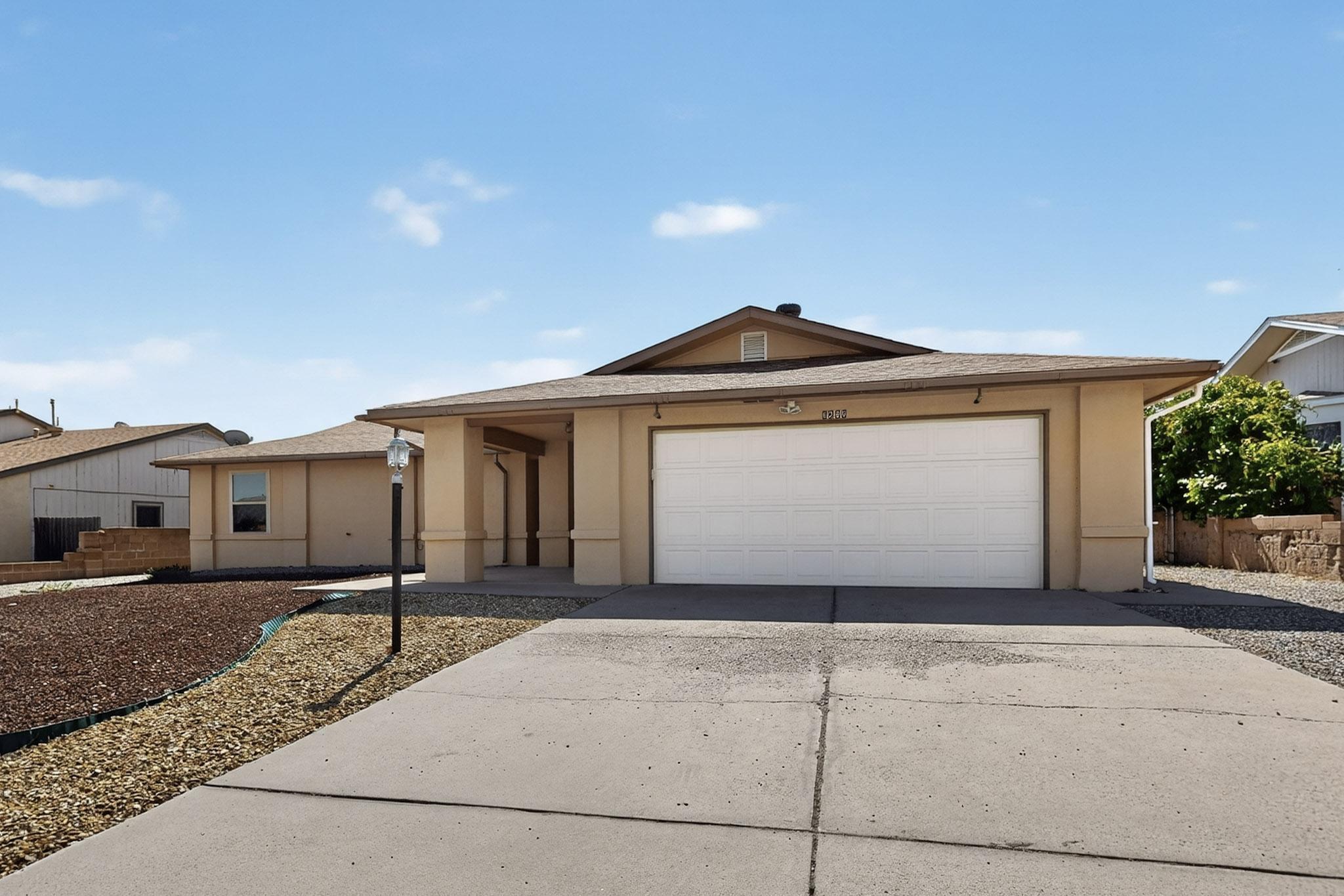 6286 ROADRUNNER Loop NE