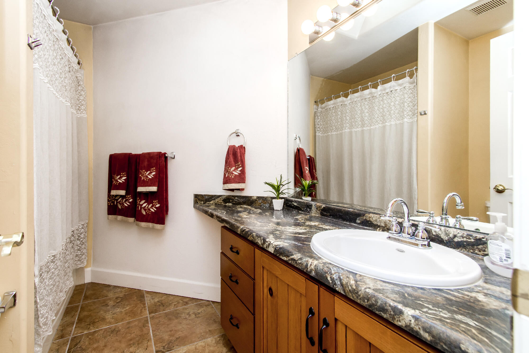 10120 ARROYO CREST Drive NW