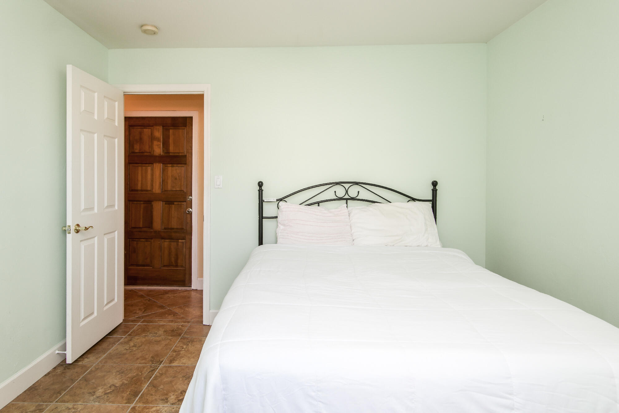 10120 ARROYO CREST Drive NW