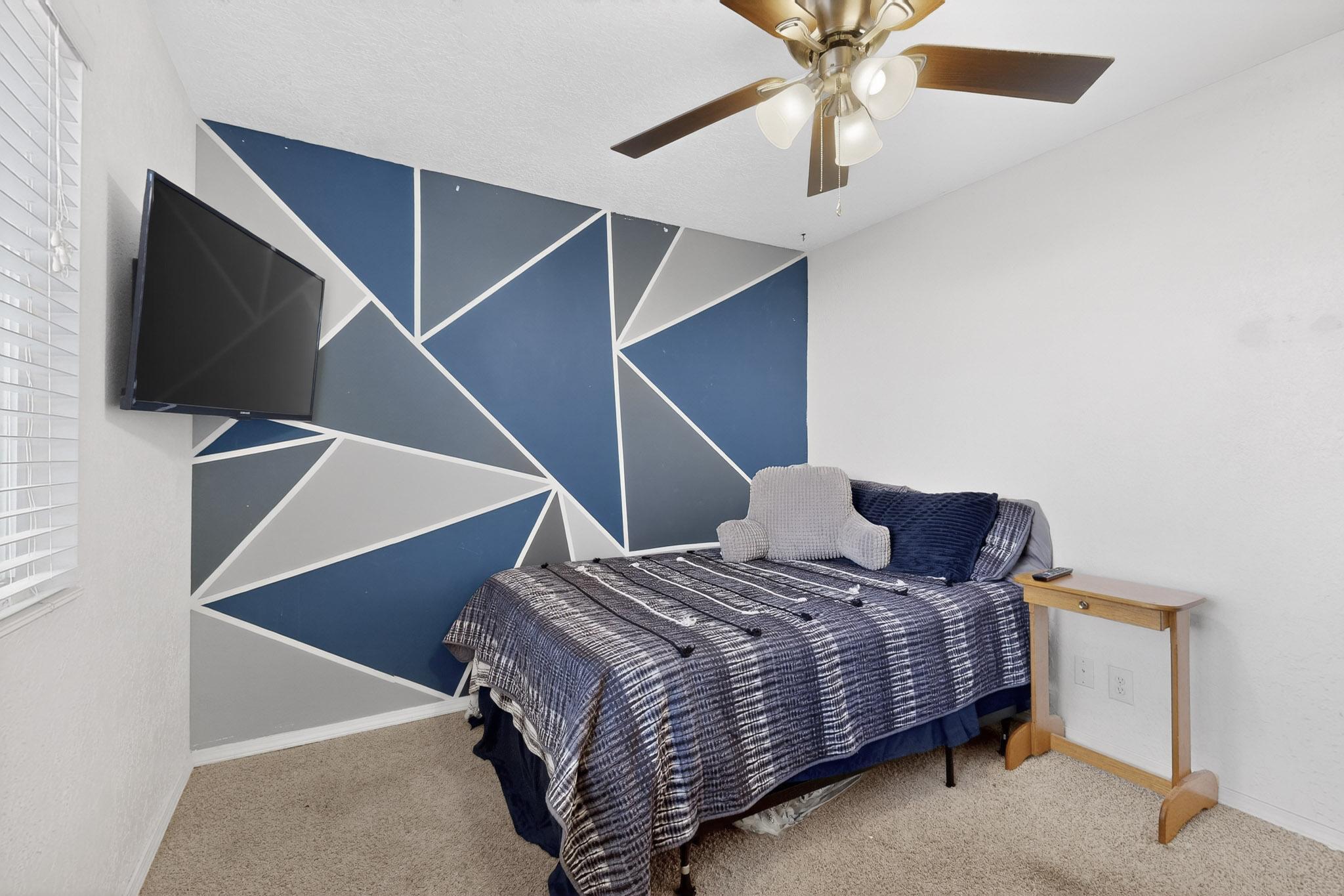 216 Spring Drive SE