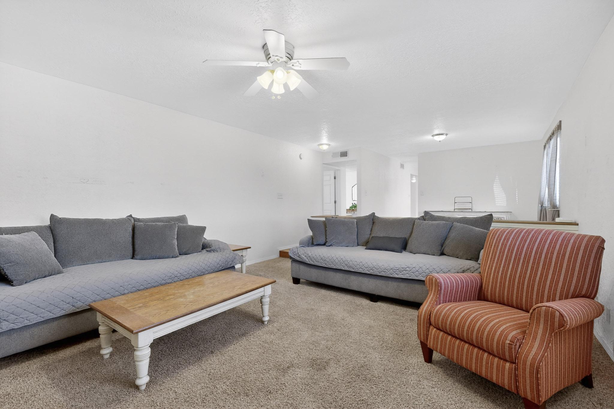 216 Spring Drive SE