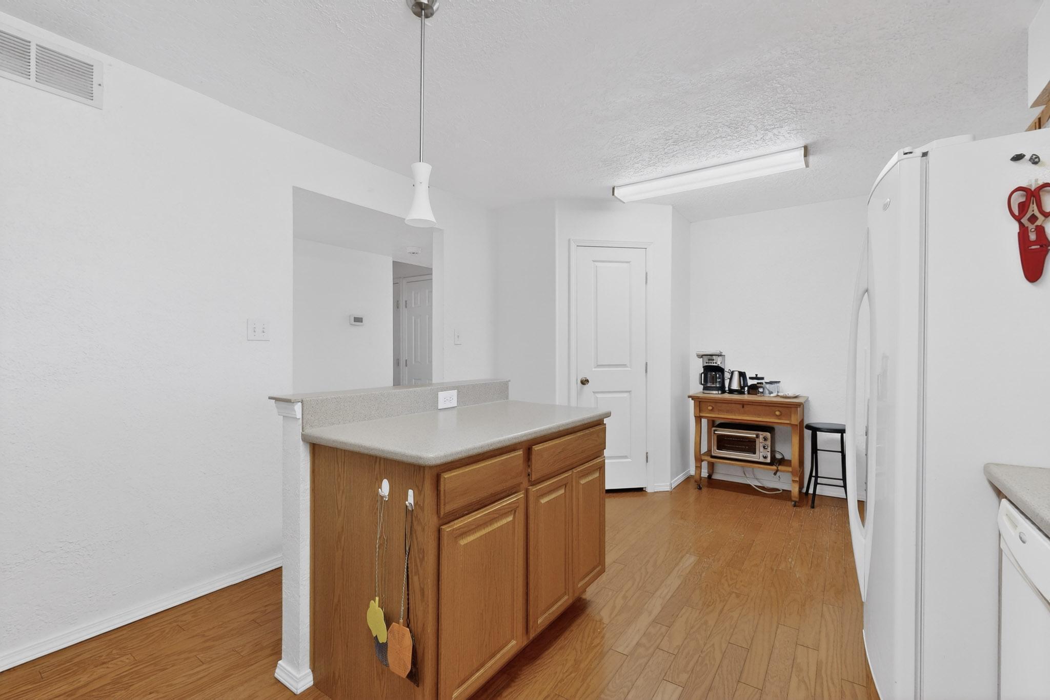 216 Spring Drive SE