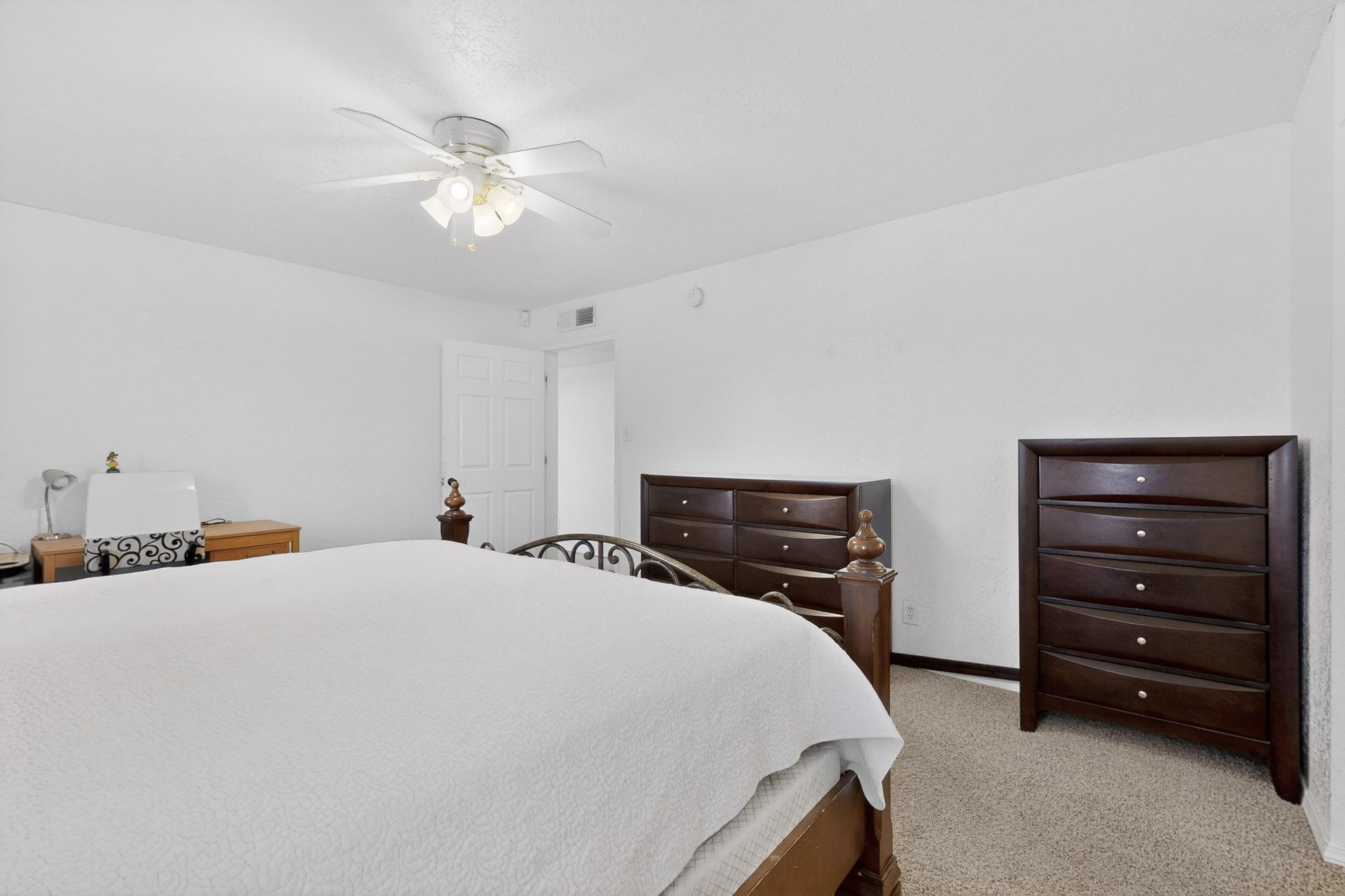 216 Spring Drive SE