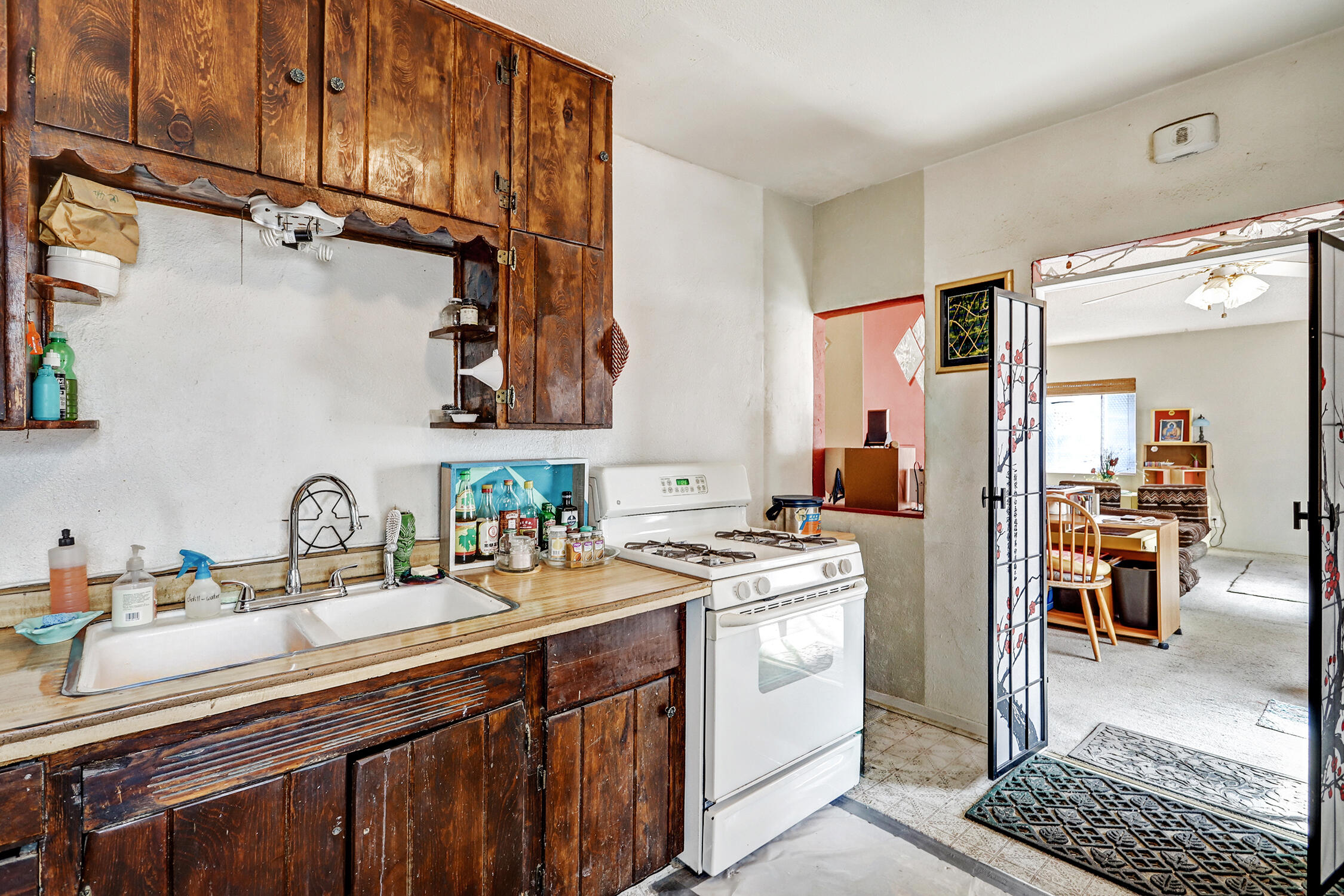 335 ALCAZAR Street NE