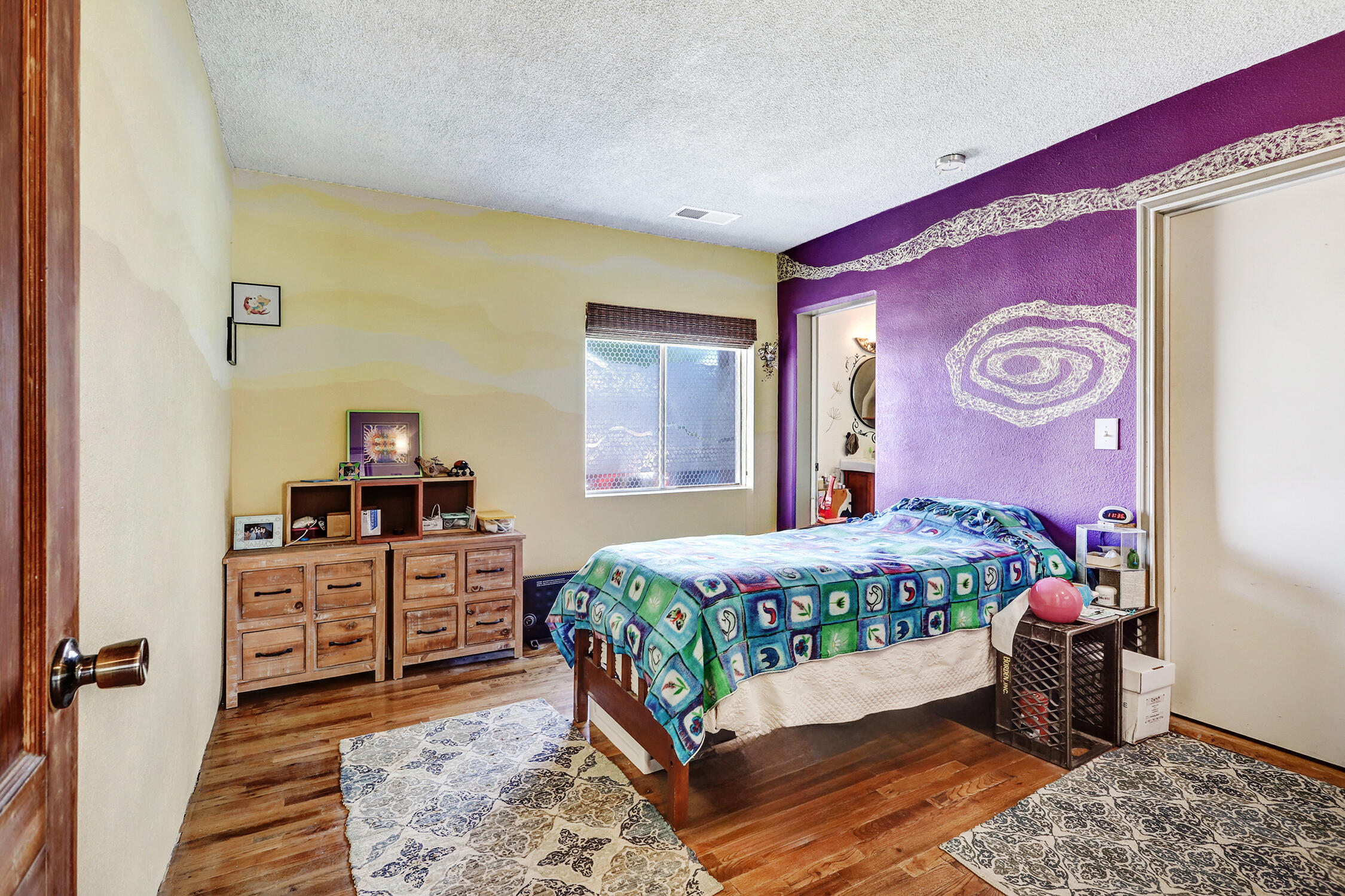 335 ALCAZAR Street NE