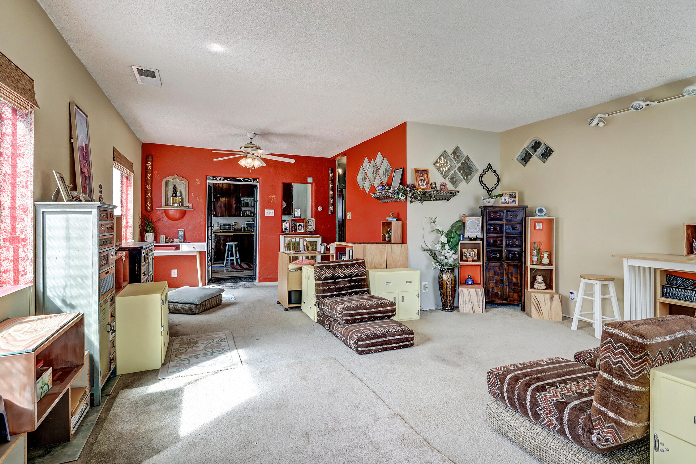 335 ALCAZAR Street NE