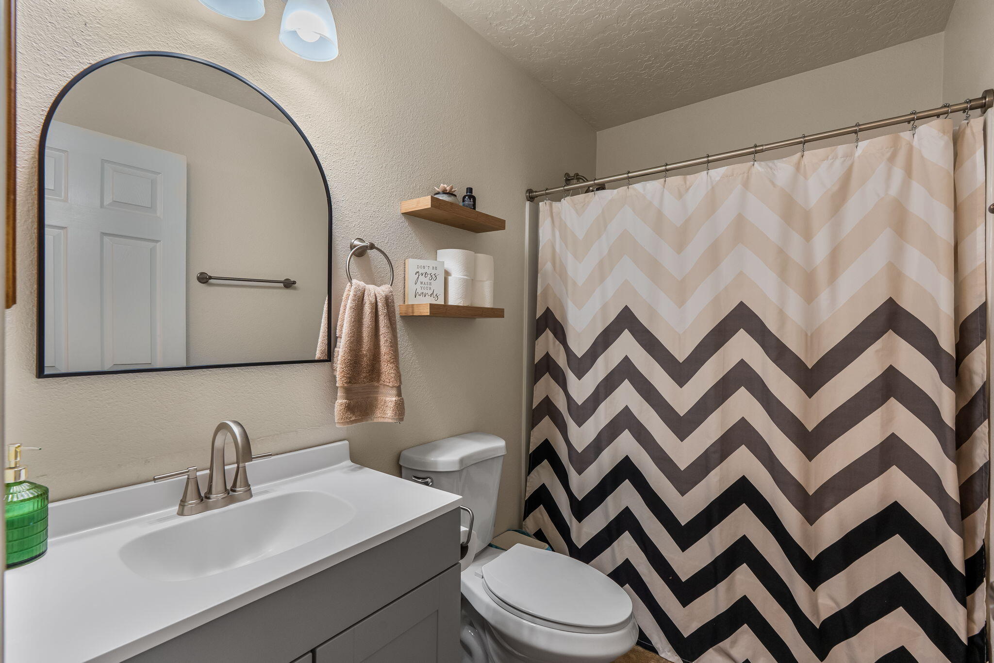 483 PECOS Loop SE