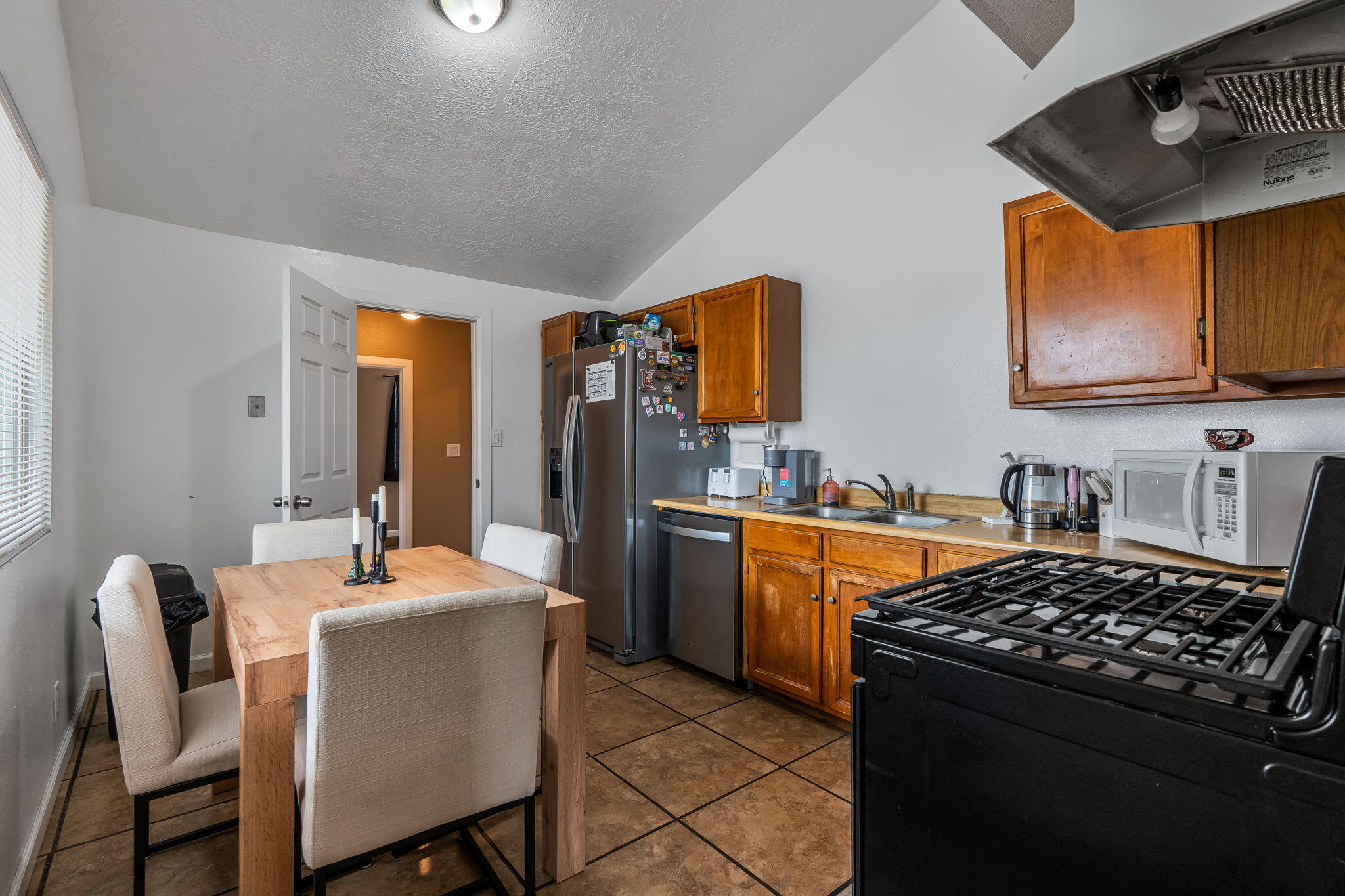 483 PECOS Loop SE