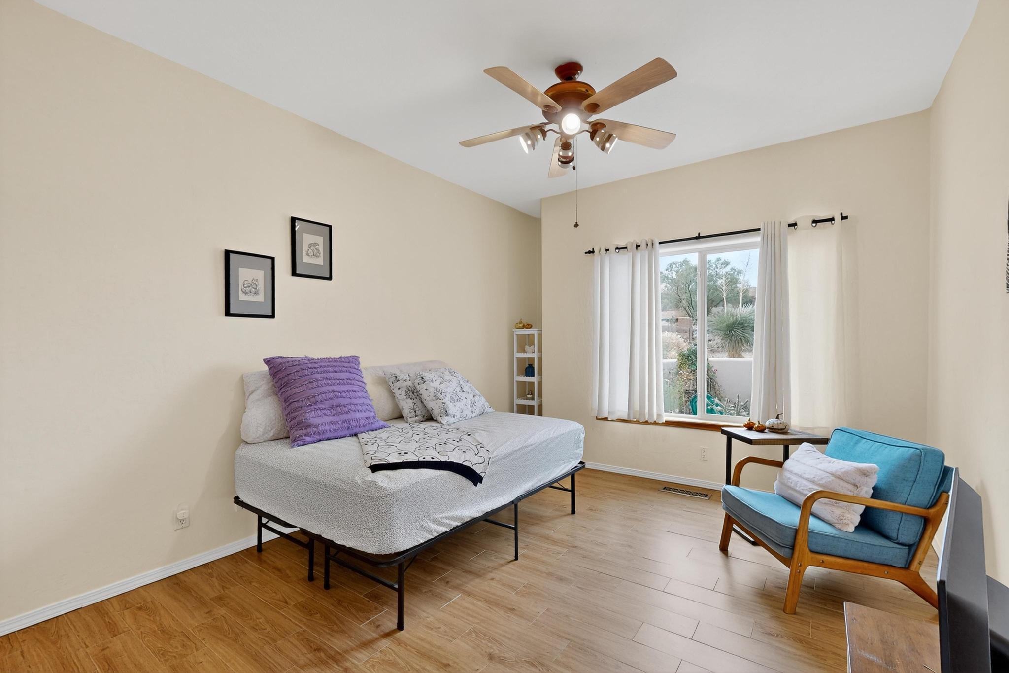 832 ACAPULCO Road NE