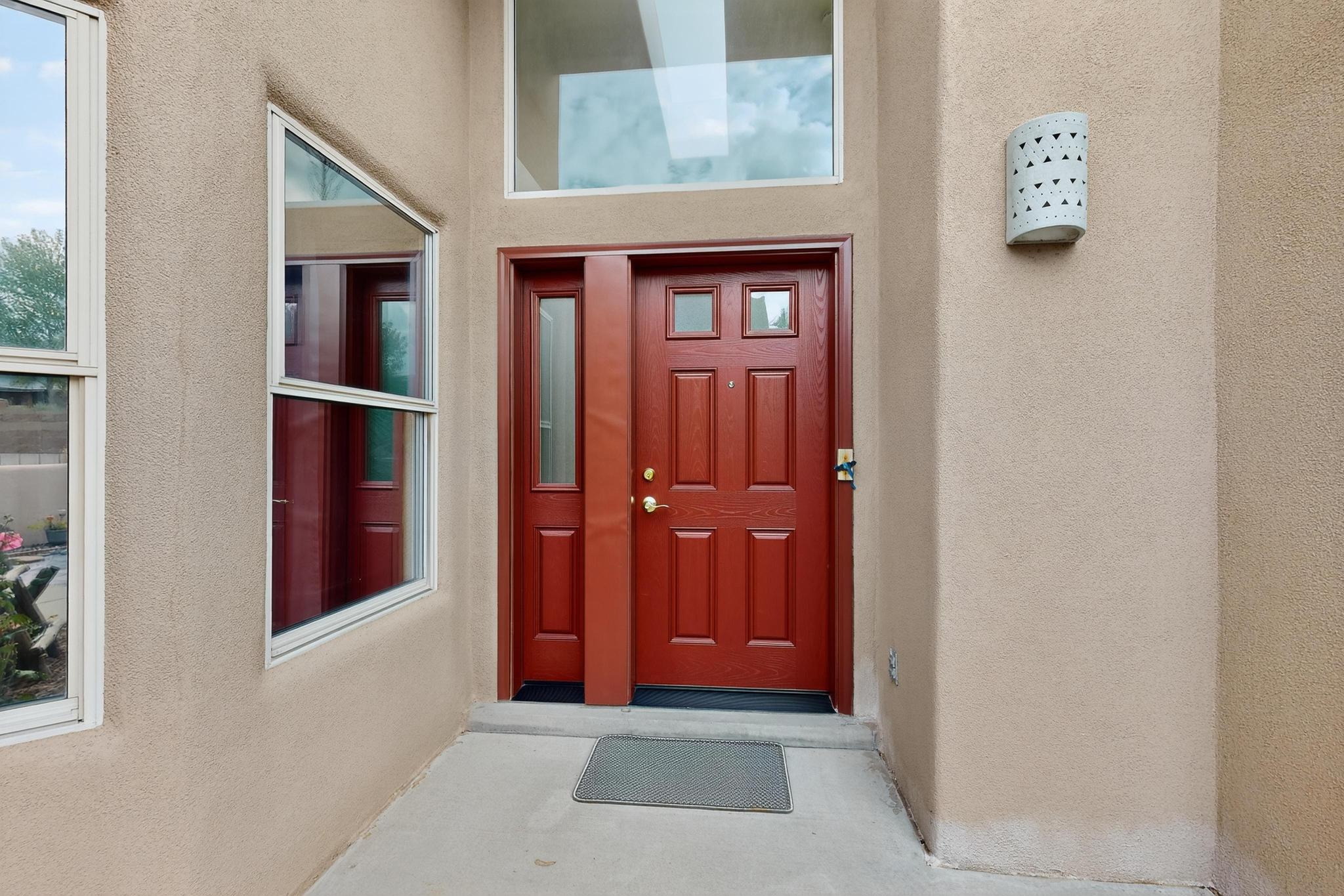 832 ACAPULCO Road NE