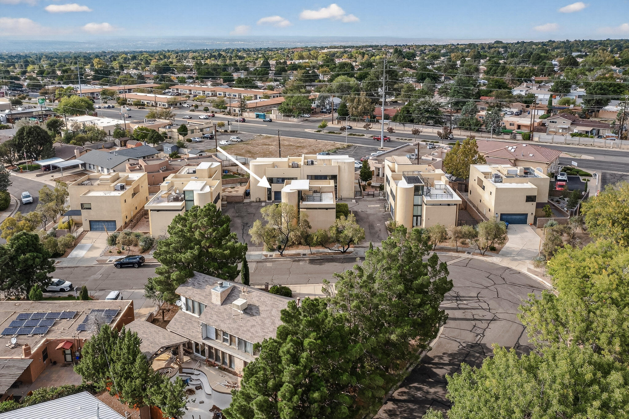 9323 HILTON Avenue NE