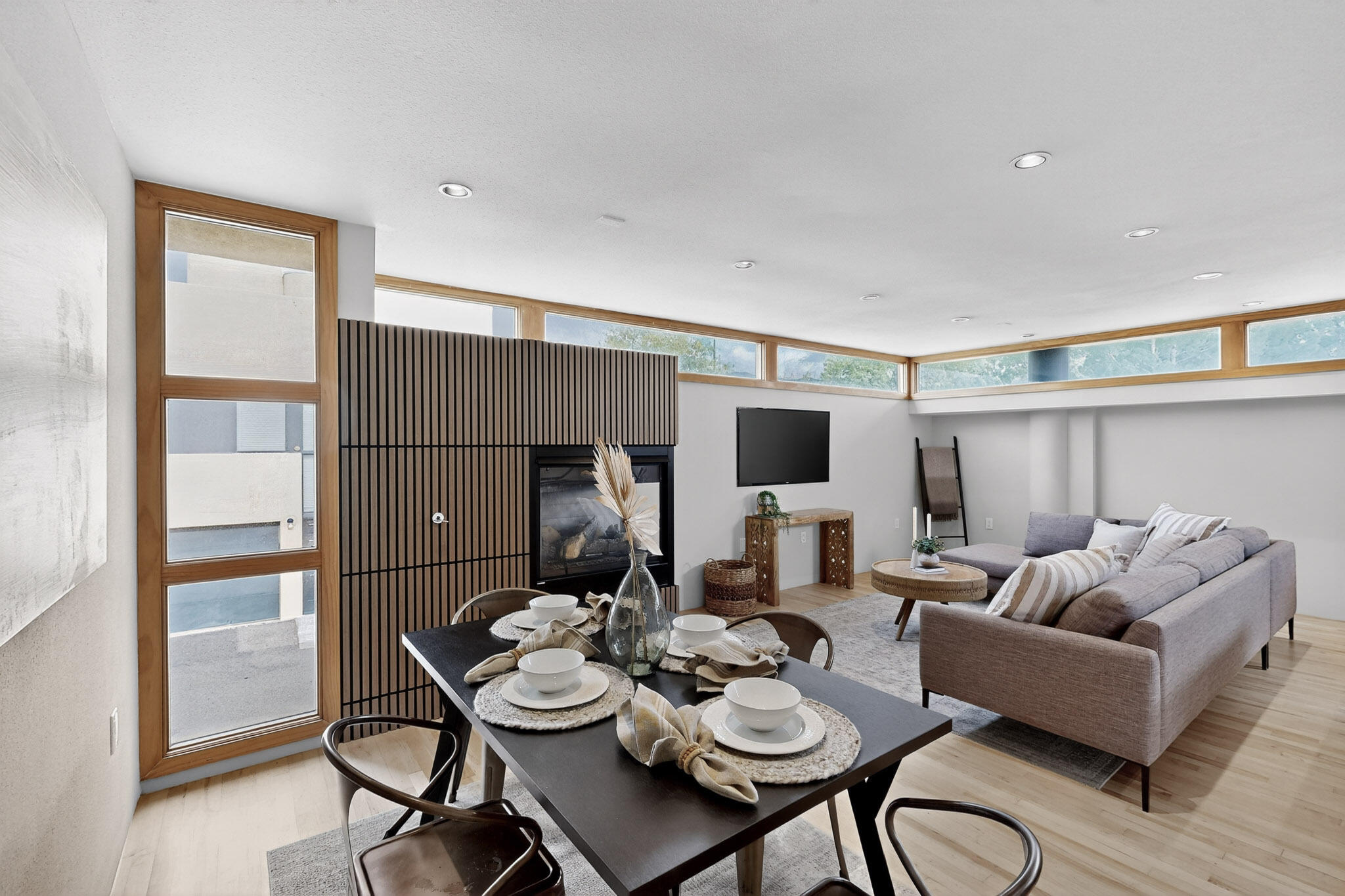 9323 HILTON Avenue NE