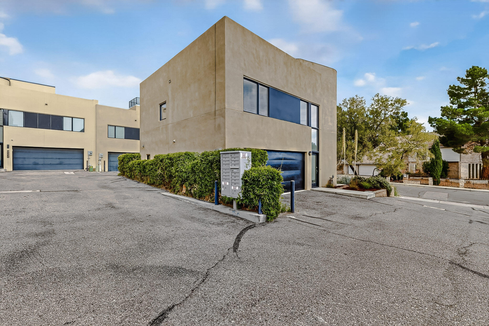 9323 HILTON Avenue NE