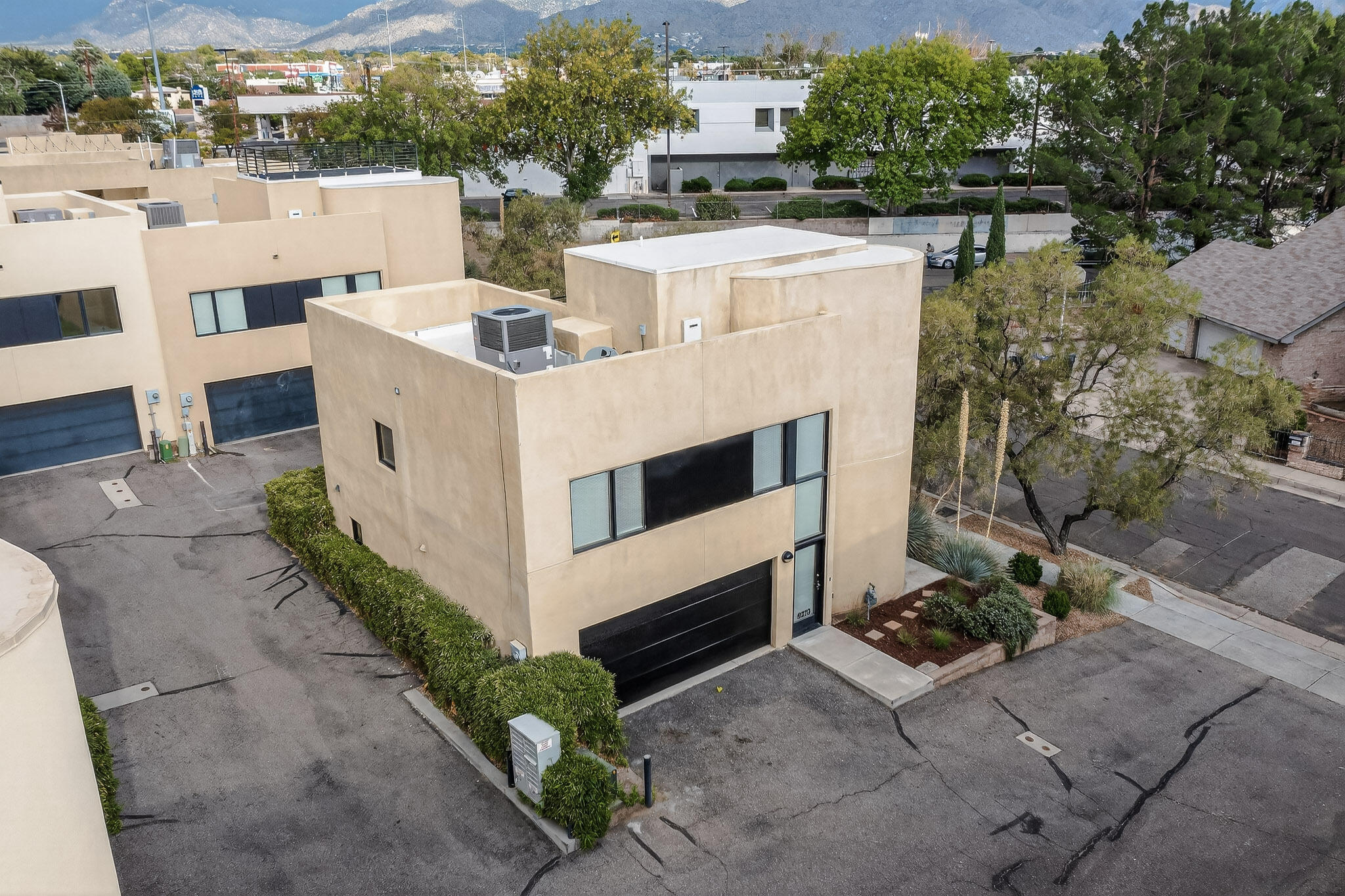 9323 HILTON Avenue NE