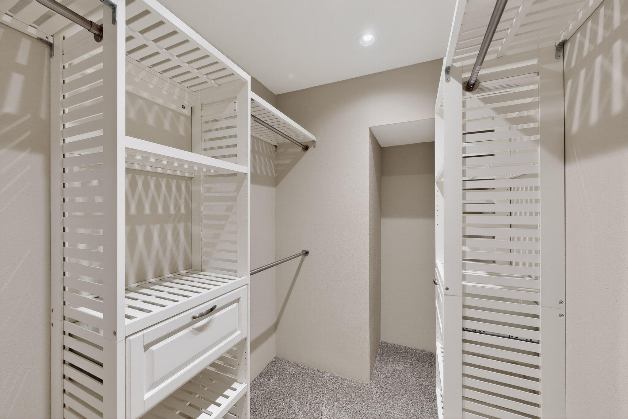 9323 HILTON Avenue NE