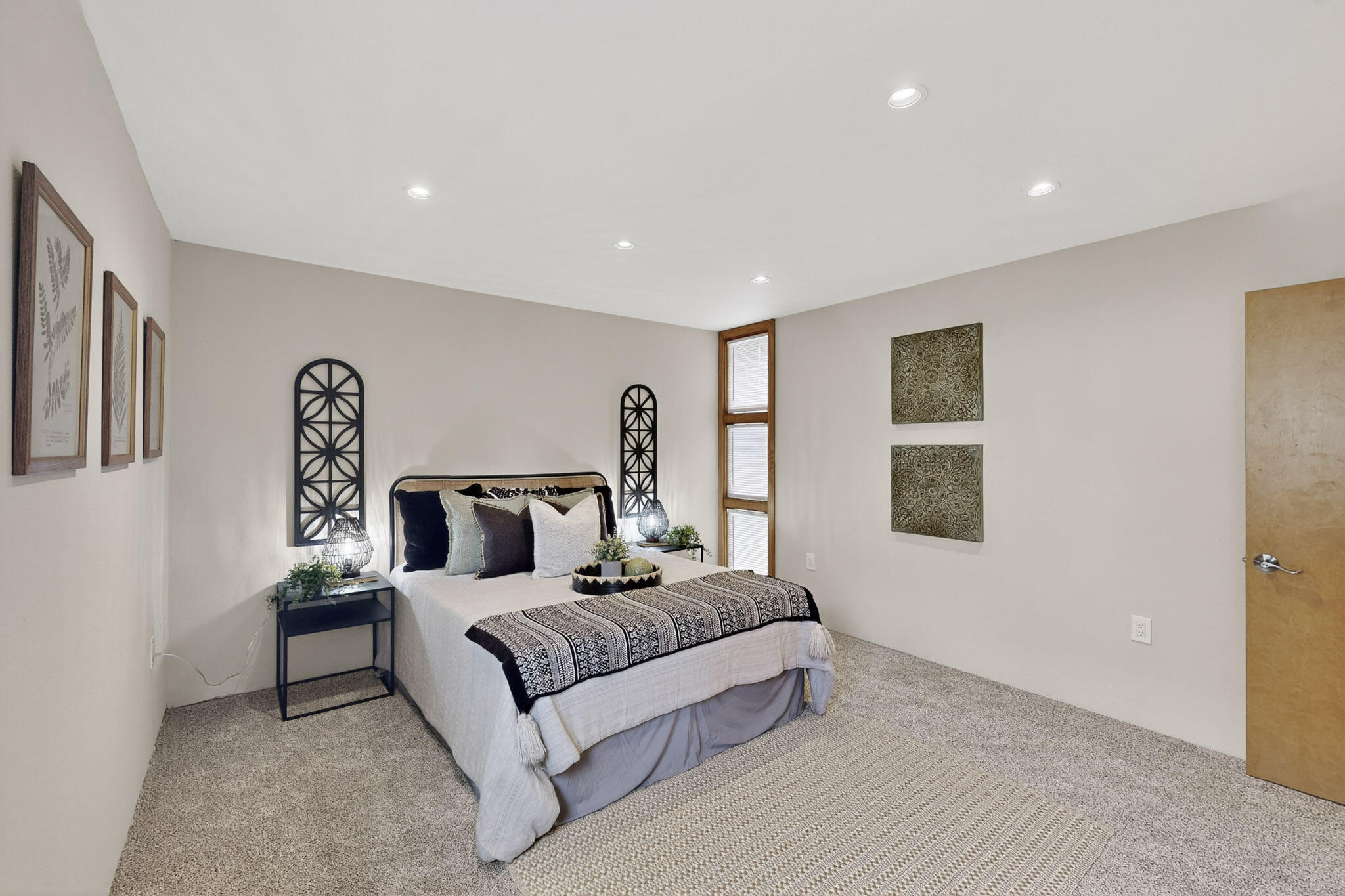 9323 HILTON Avenue NE