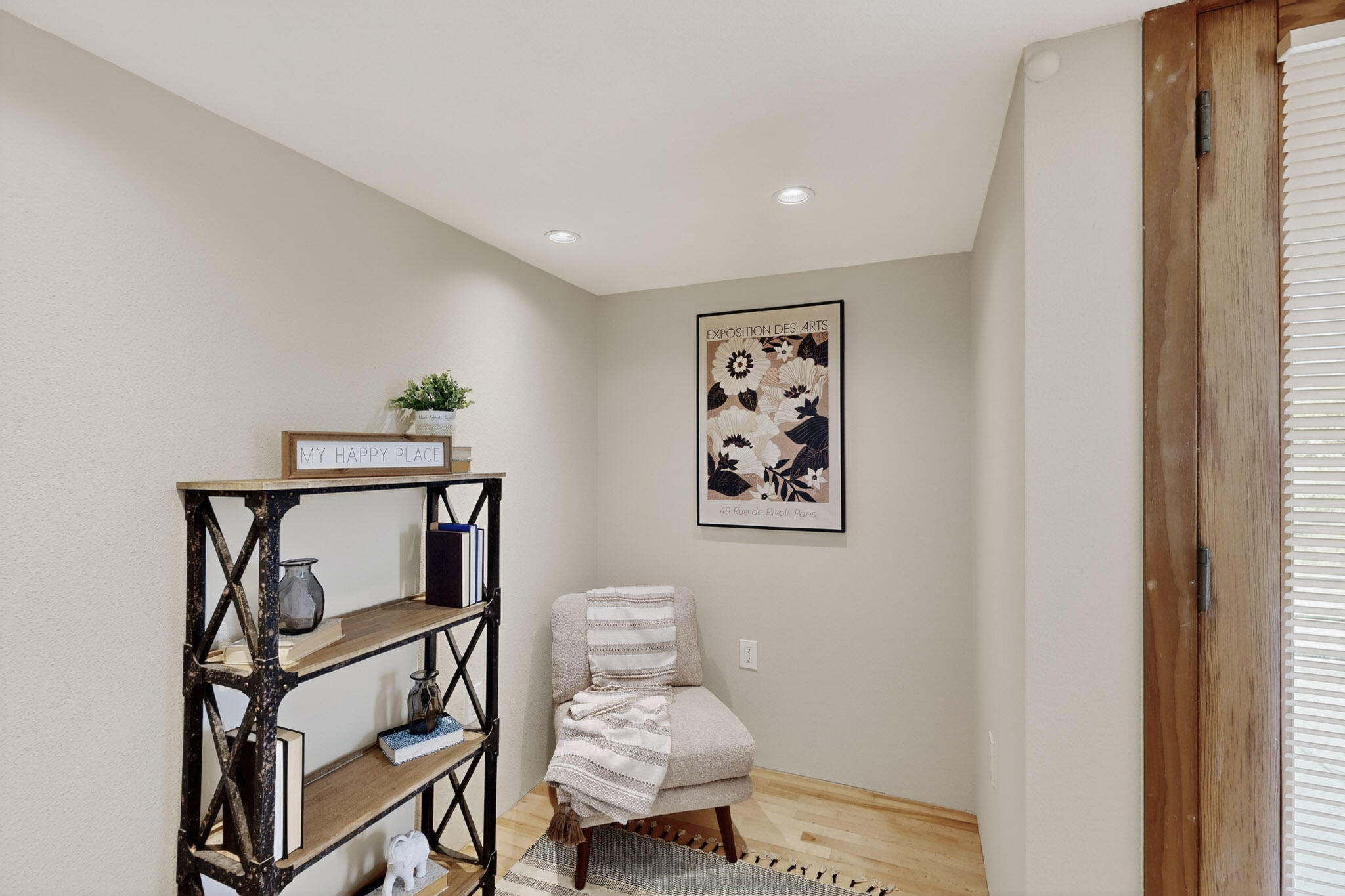 9323 HILTON Avenue NE