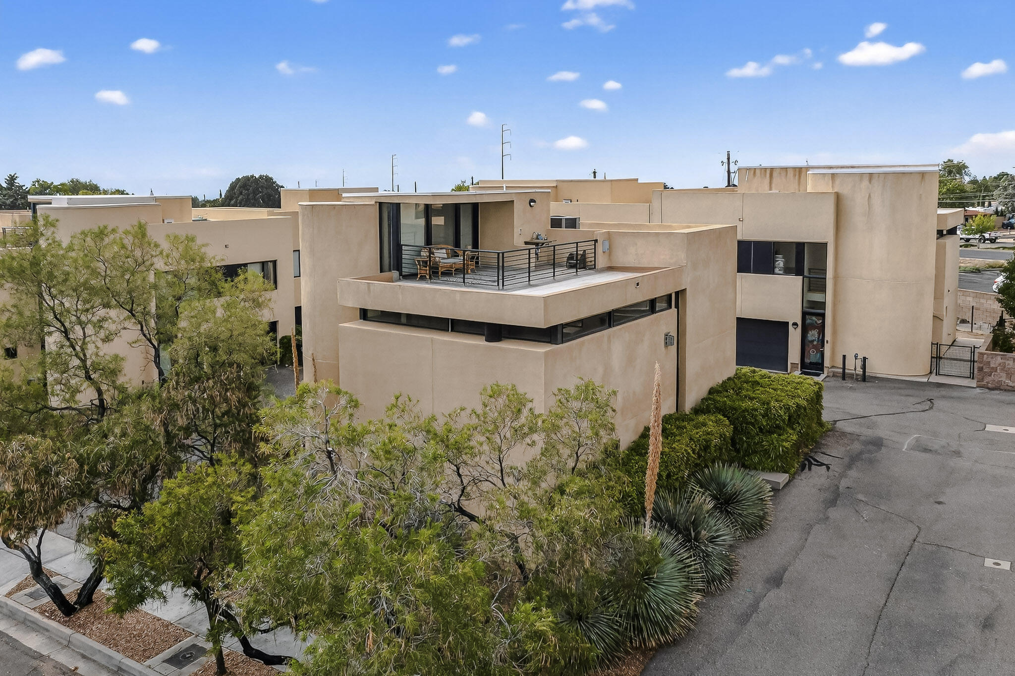 9323 HILTON Avenue NE