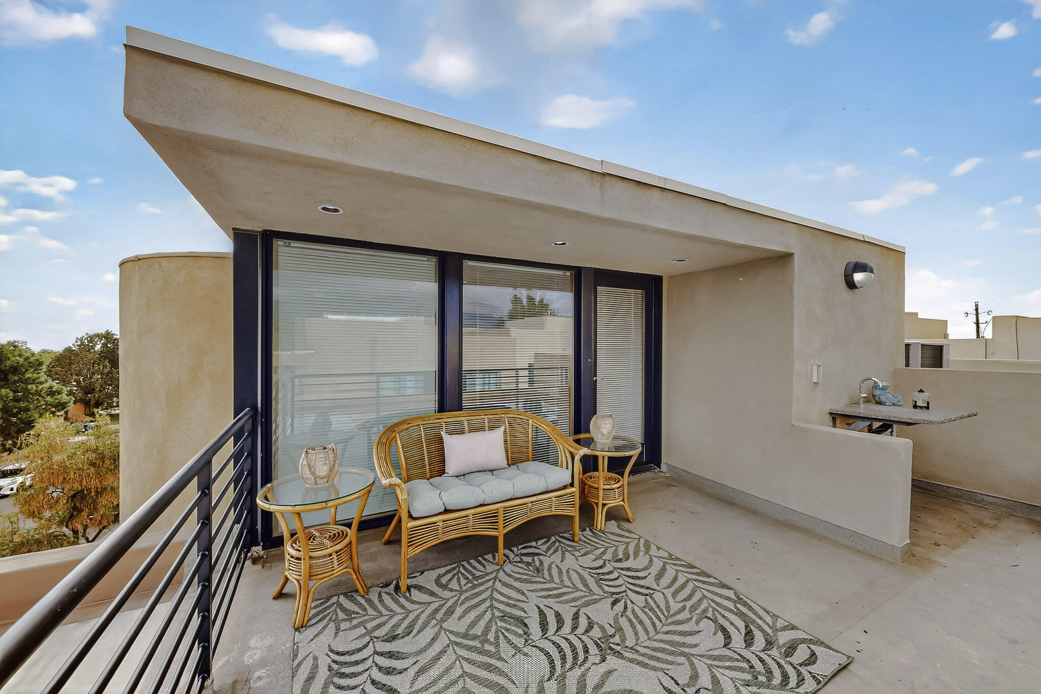 9323 HILTON Avenue NE