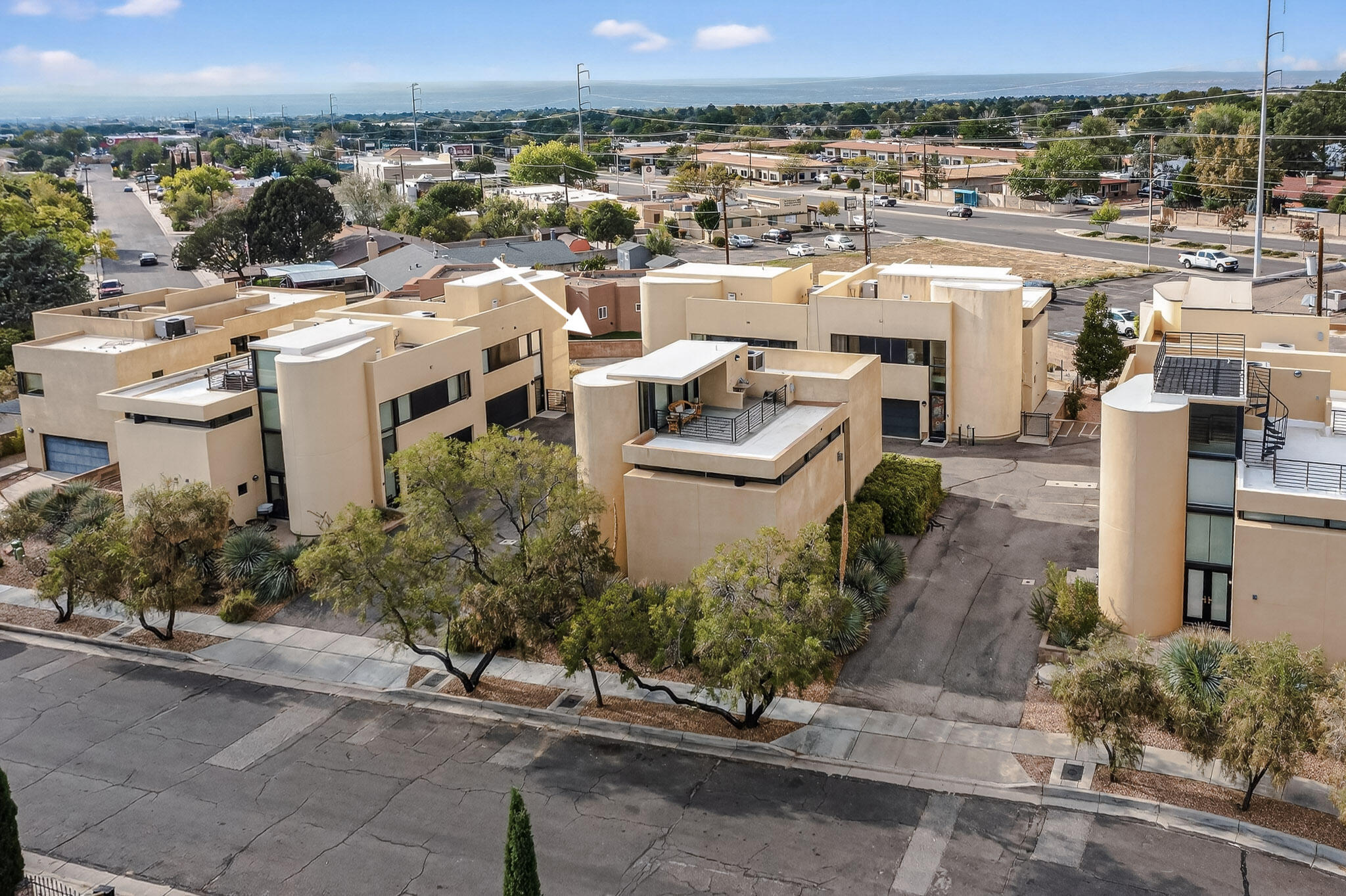 9323 HILTON Avenue NE