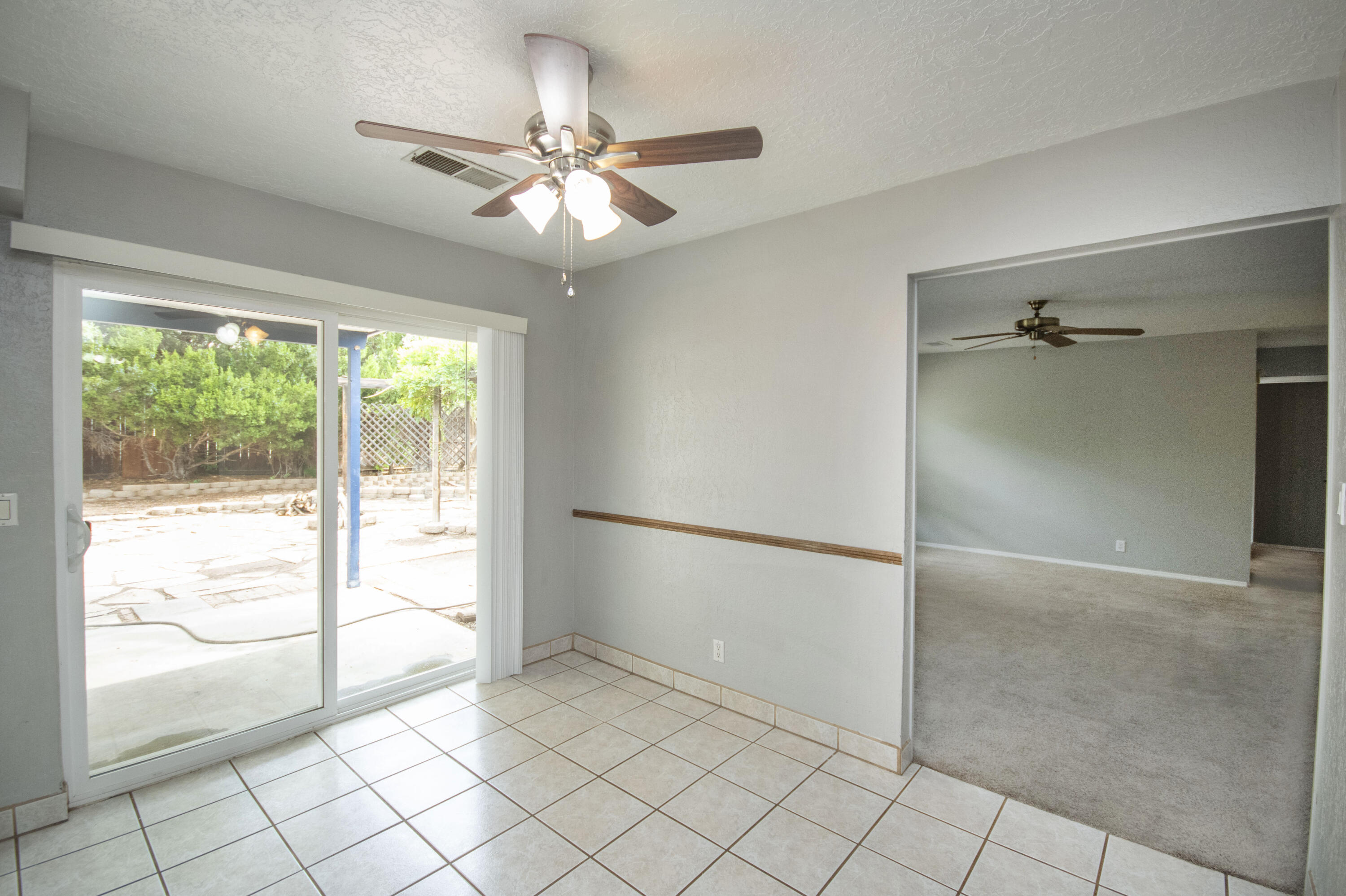 3704 GLORIETA Street NE