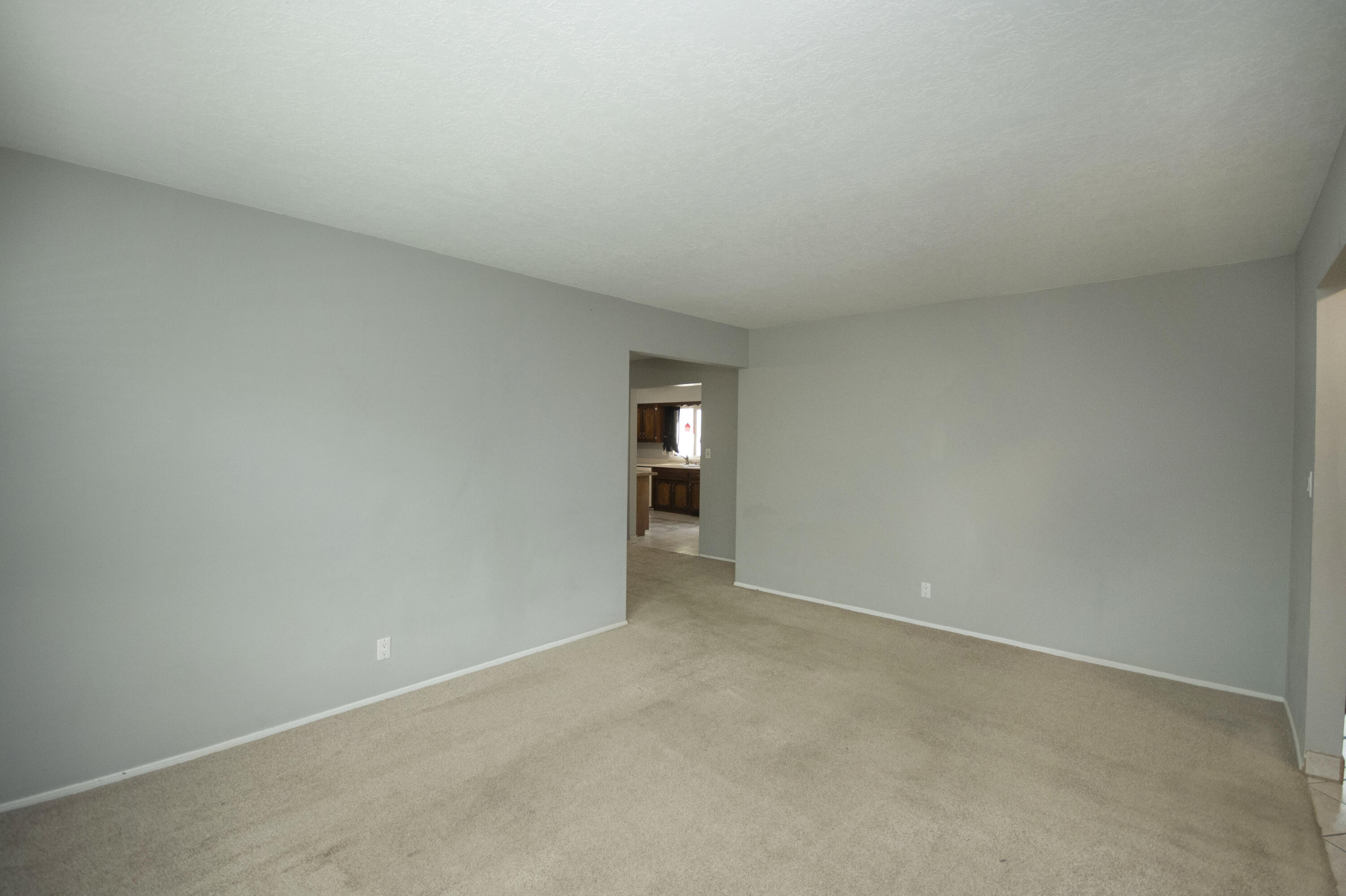 3704 GLORIETA Street NE