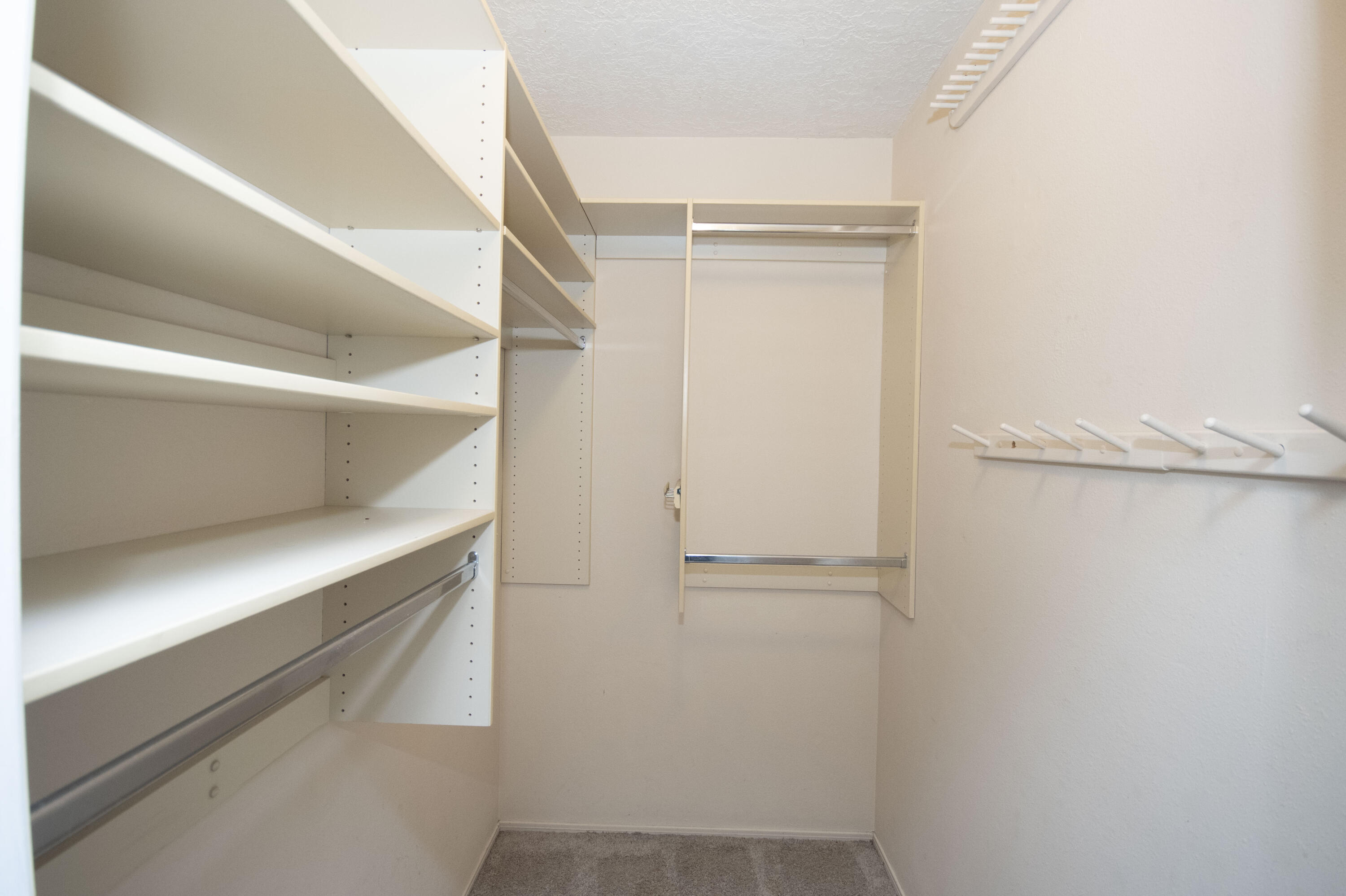 3704 GLORIETA Street NE