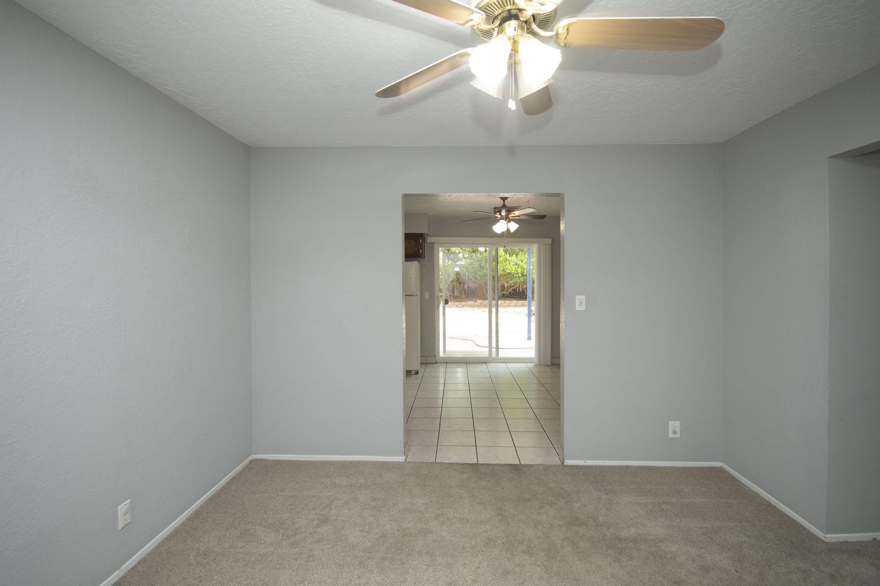 3704 GLORIETA Street NE