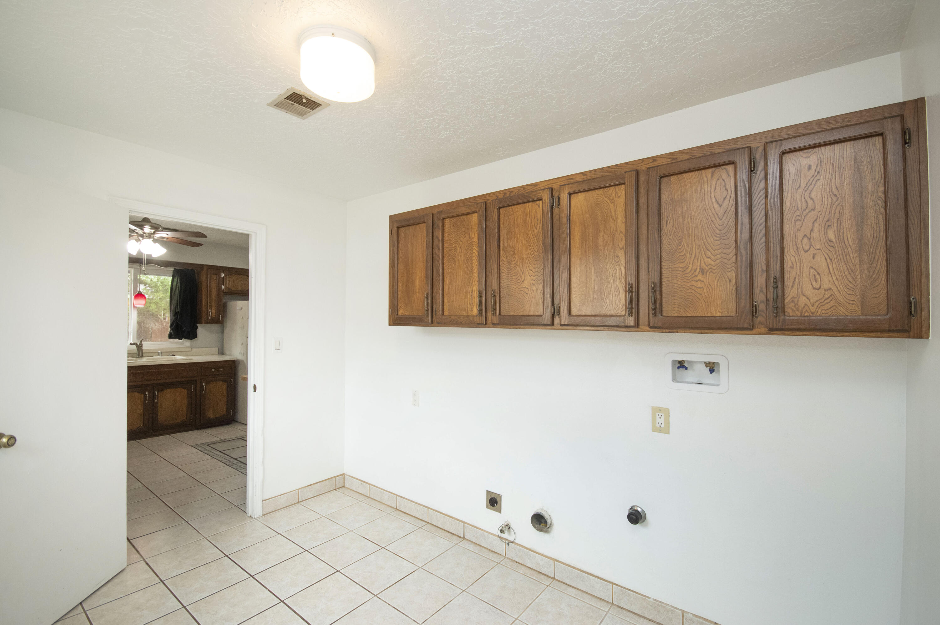 3704 GLORIETA Street NE