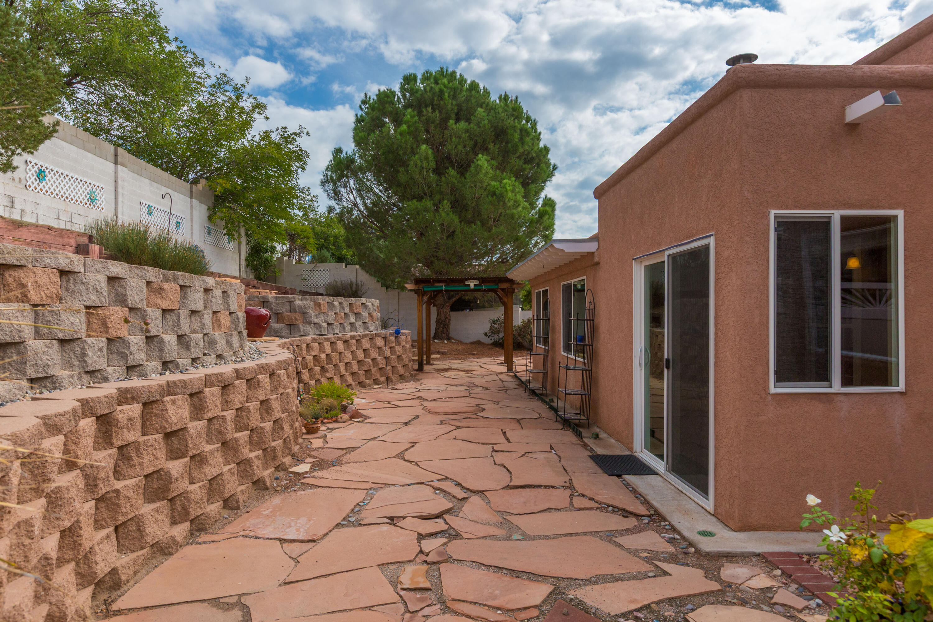 7557 Richmond Hill Road NW