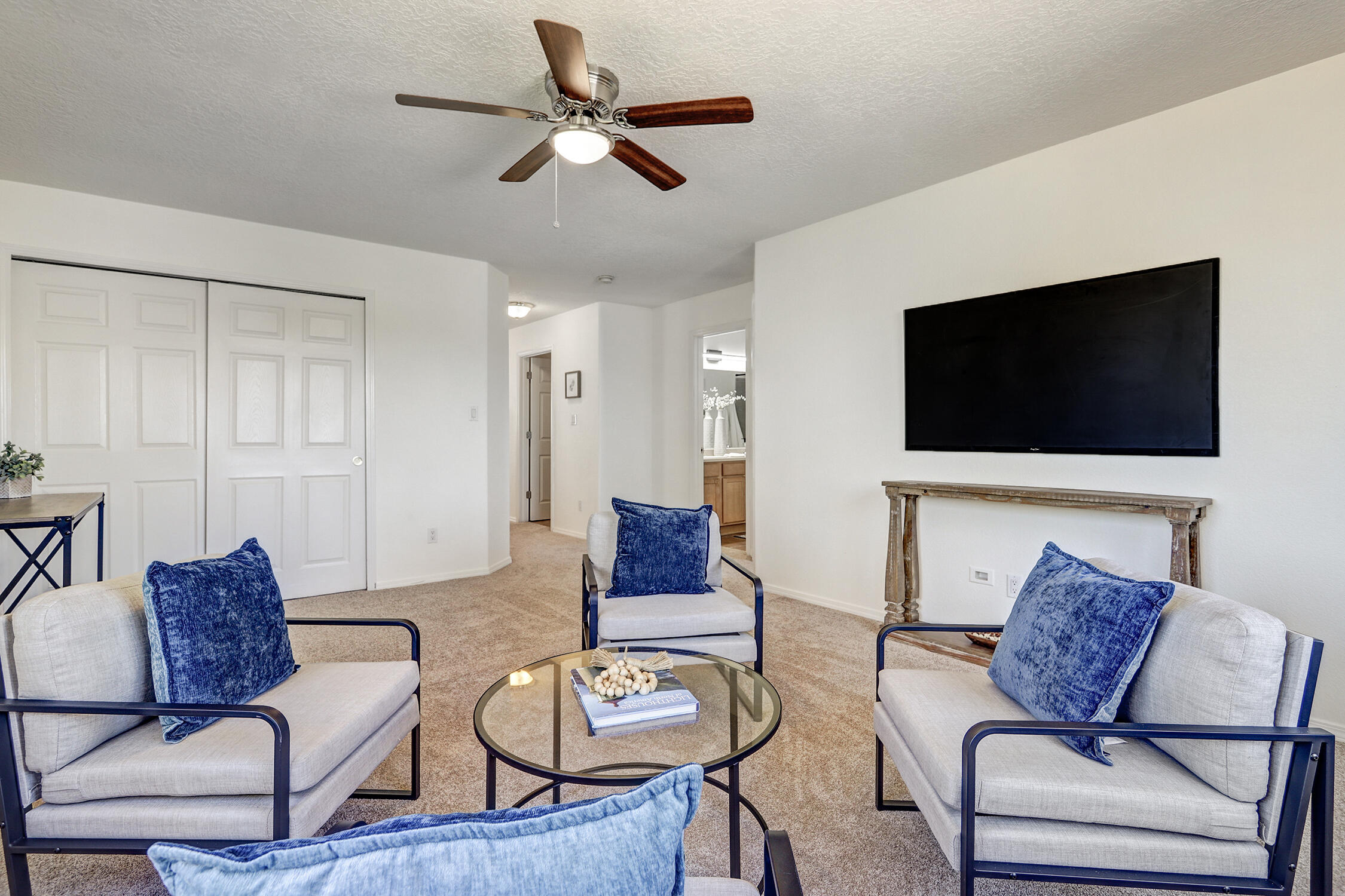 6904 Tree Line Avenue NW