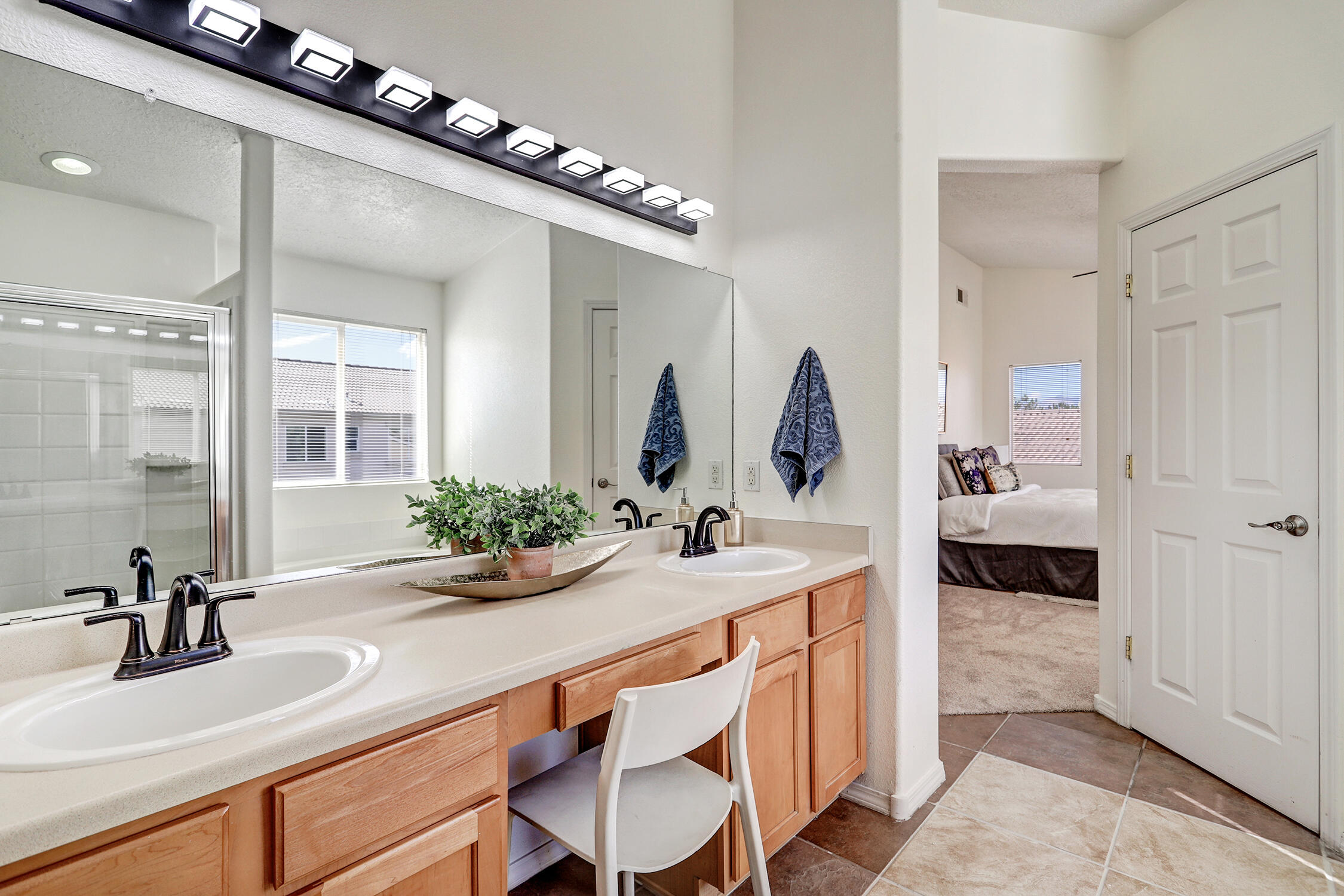 6904 Tree Line Avenue NW