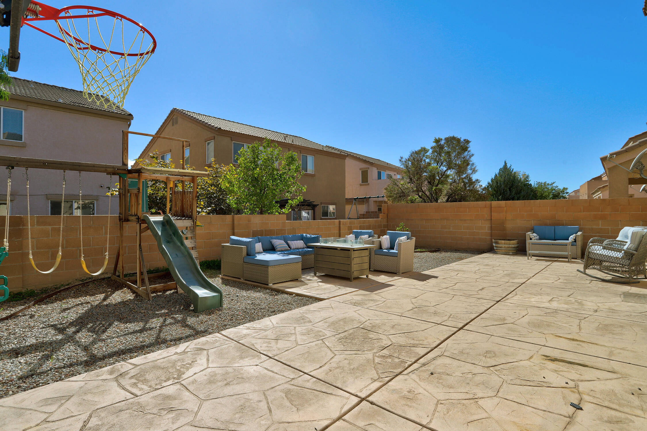 6904 Tree Line Avenue NW