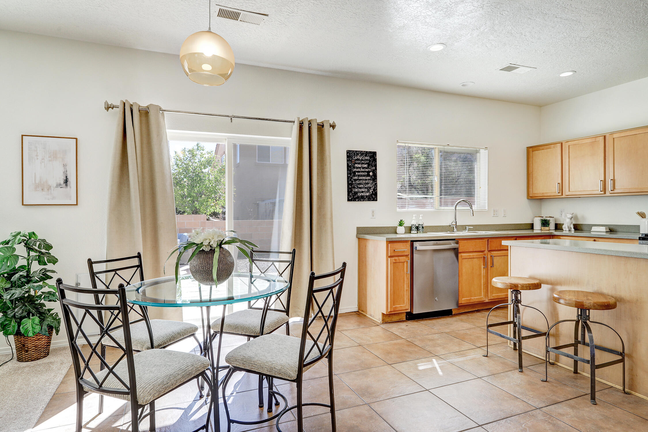 6904 Tree Line Avenue NW