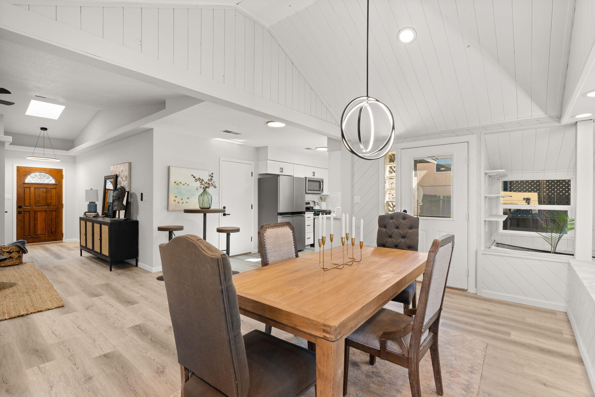 5316 Summer Avenue NE