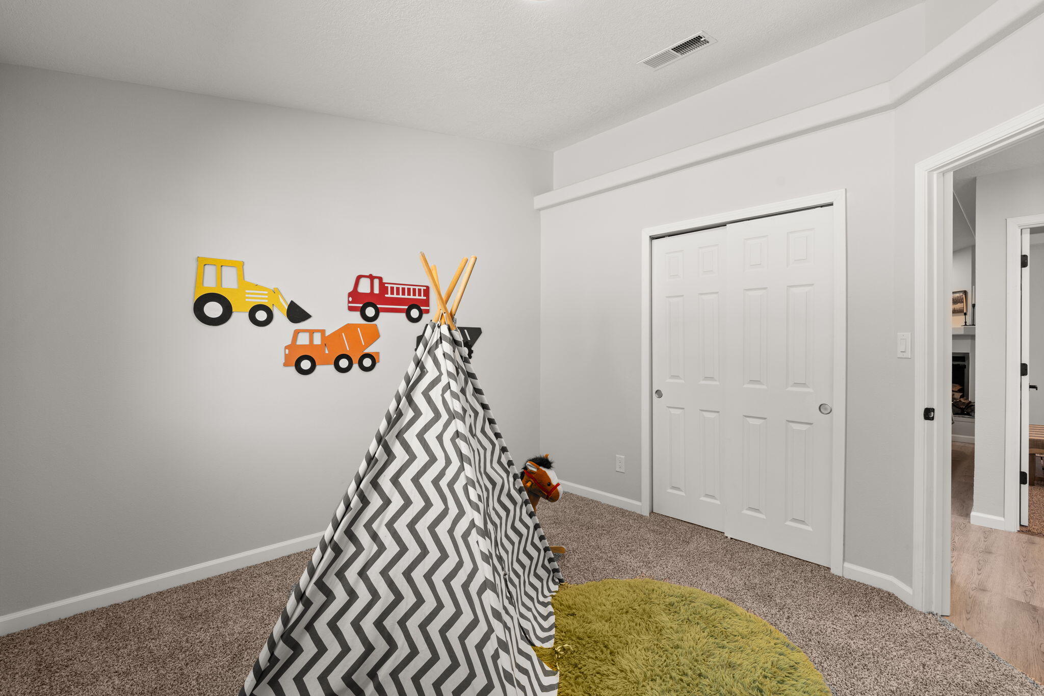 5316 Summer Avenue NE