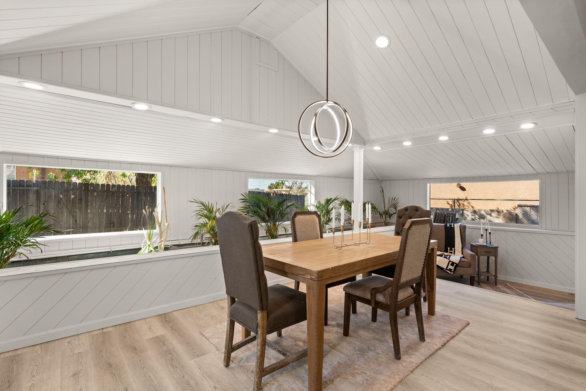 5316 Summer Avenue NE